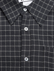 Hope - LIFT SHIRT - checkered shirts - black check - 2