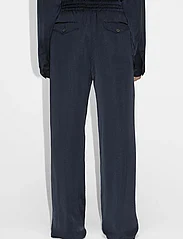 Hope - Wide-leg Fluid Trousers - ikdienas bikses - dark blue - 3