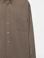 Hope - Oversized Tencel Shirt - peruskauluspaidat - mud brown - 4