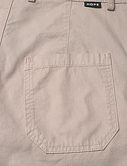 Hope - Neu Trousers Light Beige - „chino“ stiliaus kelnės - light beige - 8