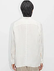 Hope - Elma Edit Clean Shirt Off White Linen - hørskjorter - offwhite linen - 4
