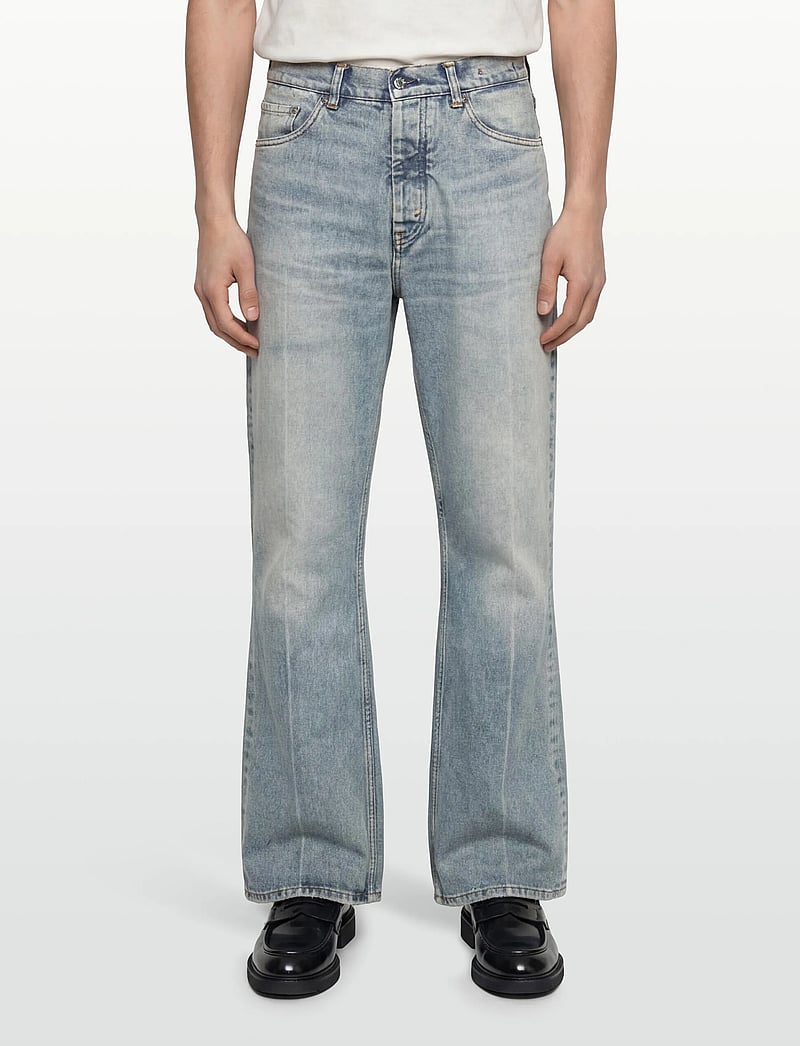 Hope - Criss Jeans - loose jeans - light blue crease - 3