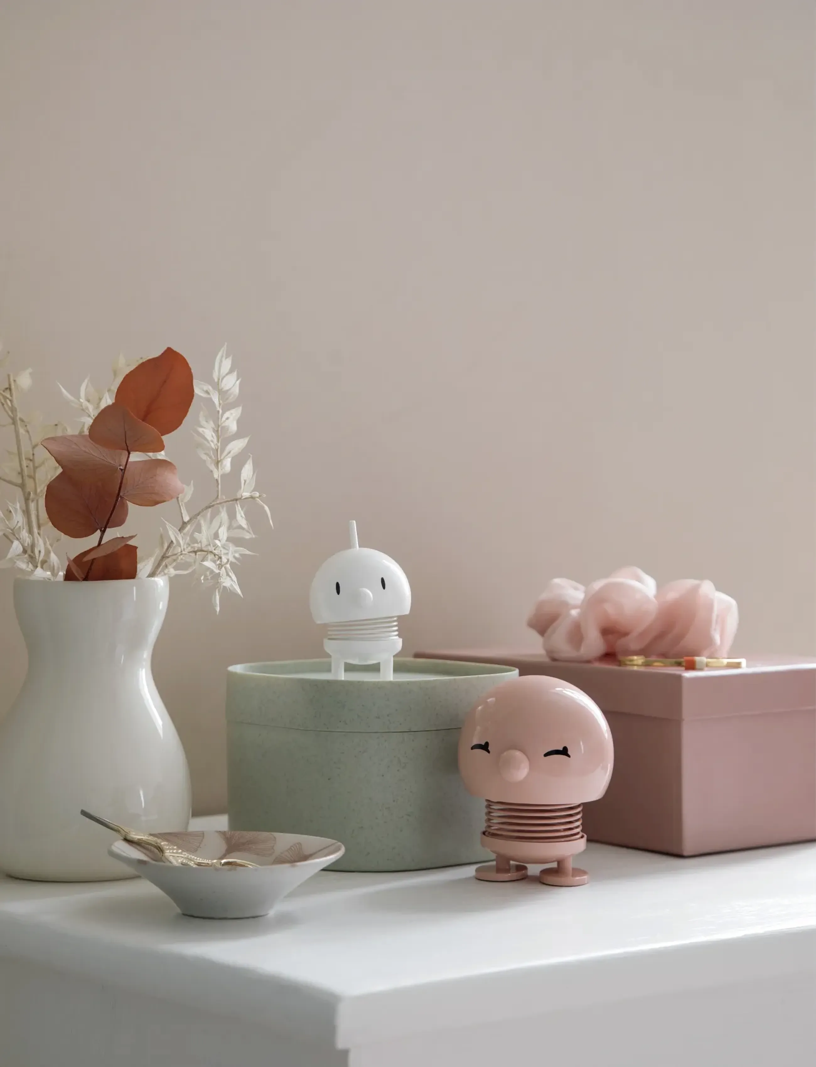 Hoptimist Hoptimist Bumble, S, White, Dekorativt Tilbehør-Detaljer > Porcelænsfigurer Og -Skulpturer, Unisex