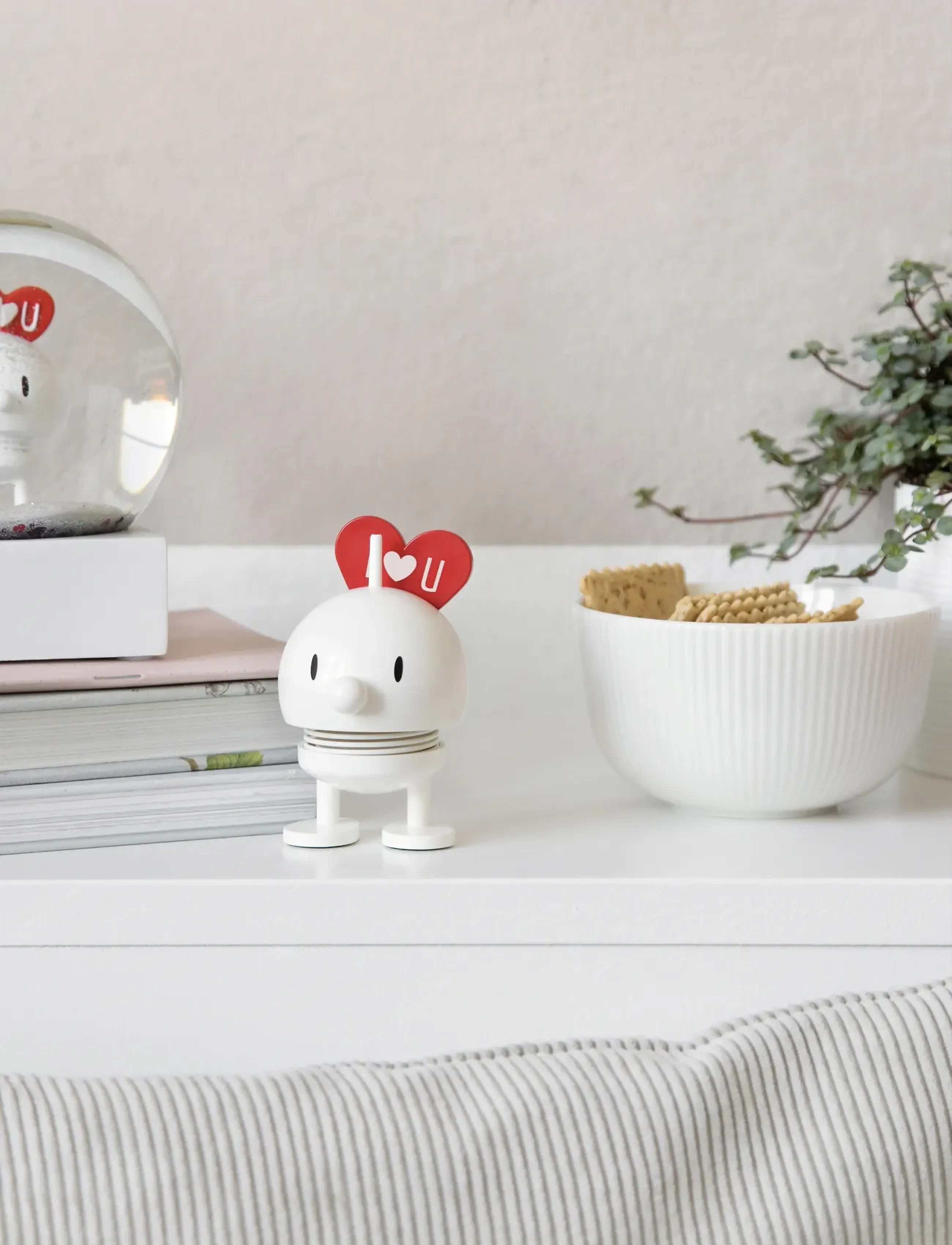 Hoptimist - Hoptimist Love Bumble - skulpturer & figurer - white - 4