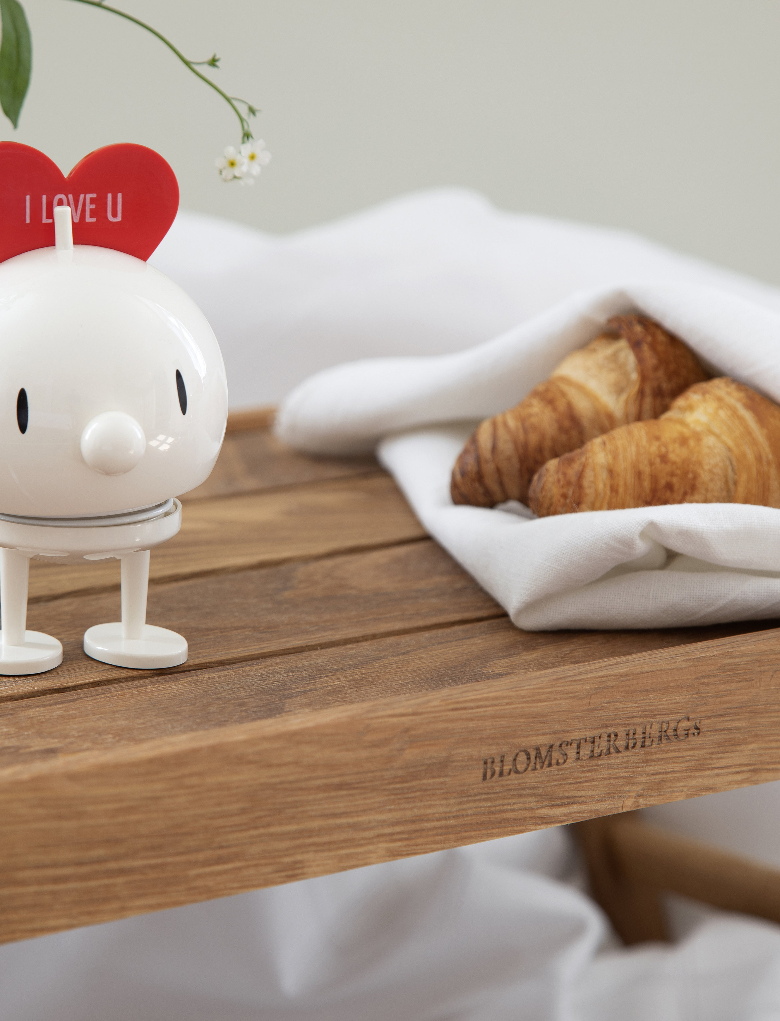 Hoptimist Hoptimist Love Bumble, M, White, Dekorativt Tilbehør-Detaljer > Porcelænsfigurer Og -Skulpturer, Unisex