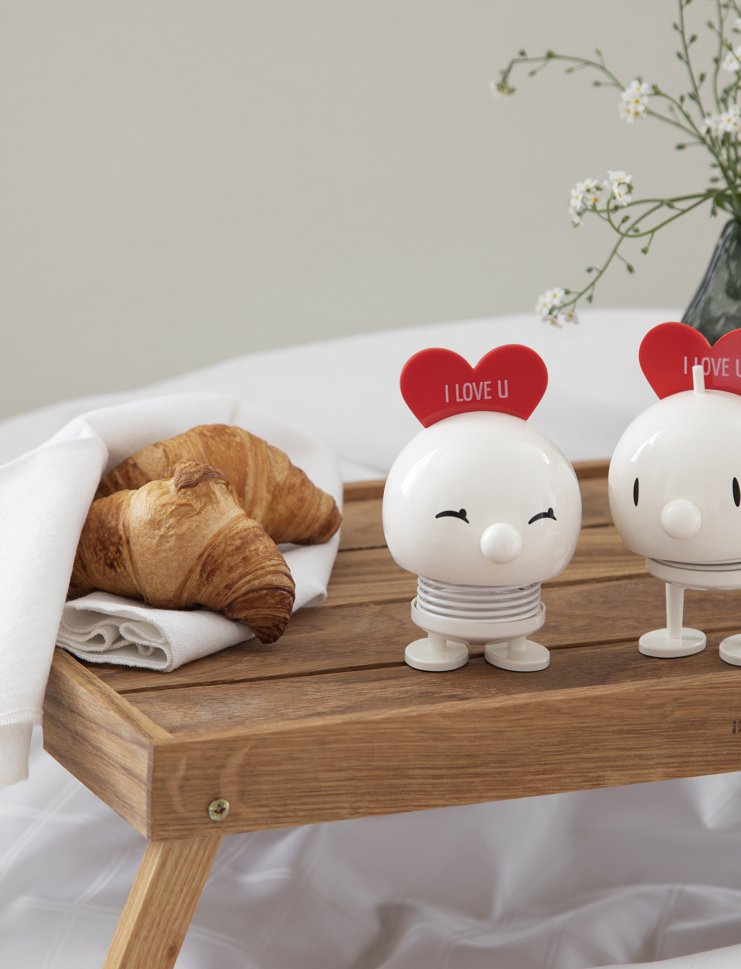 Hoptimist - Hoptimist Love Bumble - skulpturer & figurer - white - 2
