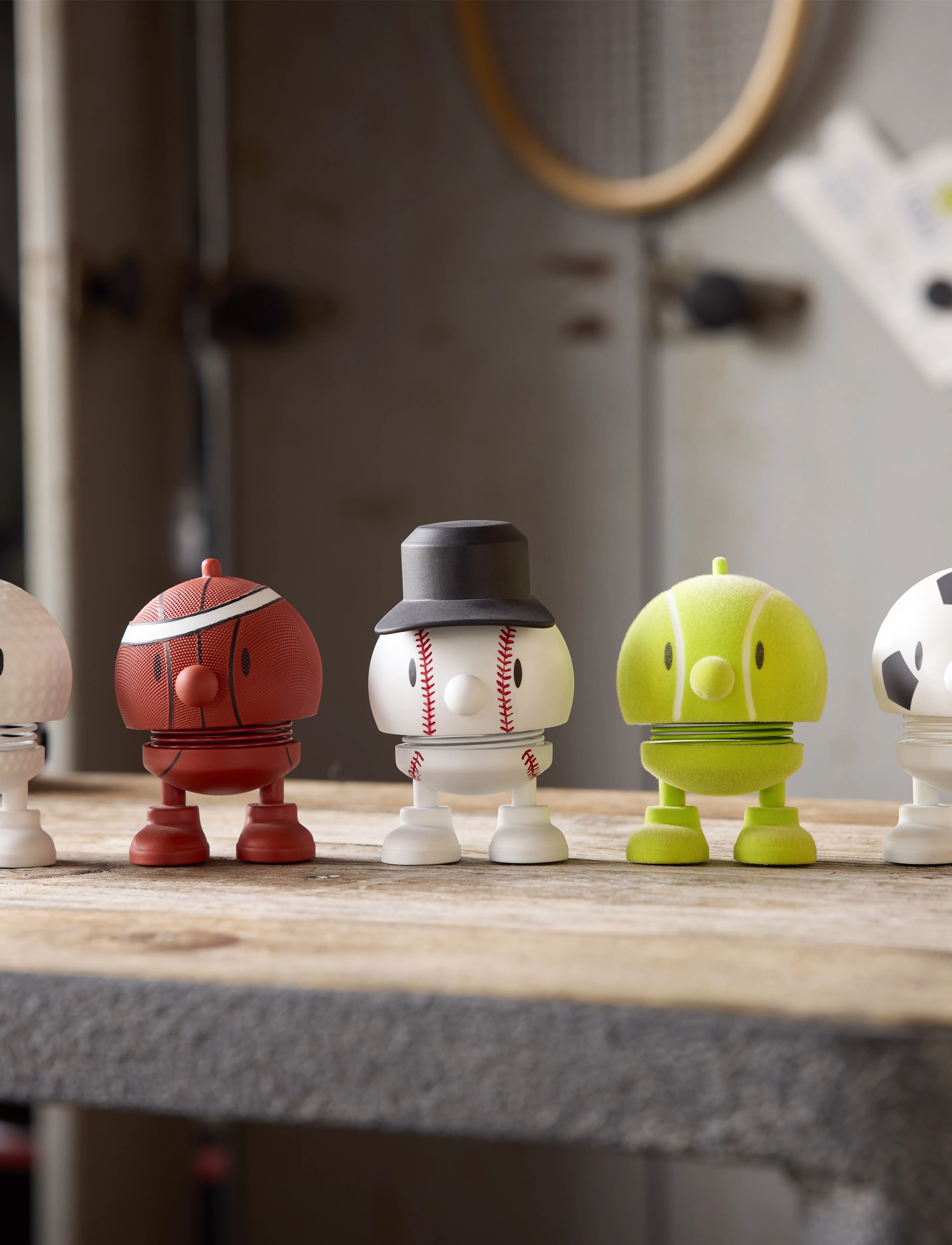 Hoptimist - Hoptimist Football Bumble - figuren & skulpturen - white - 4