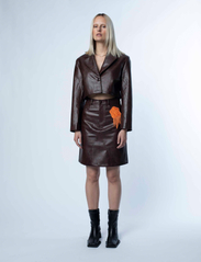 Hosbjerg - Jelona Croc Skirt - short skirts - brown - 4