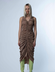 Hosbjerg - Jill Vita Dress - tettsittende kjoler - mocca - 2