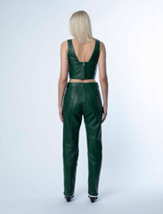 Hosbjerg - Jody Leather Pants - dark green - 3