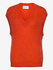 Hosbjerg - CASSY VEST - knitted vests - orange - 0