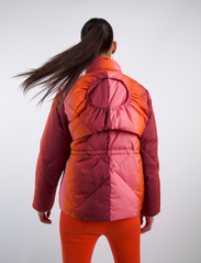 Hosbjerg - Hava Sunset Jacket - down- & padded jackets - pink nightfall - 3