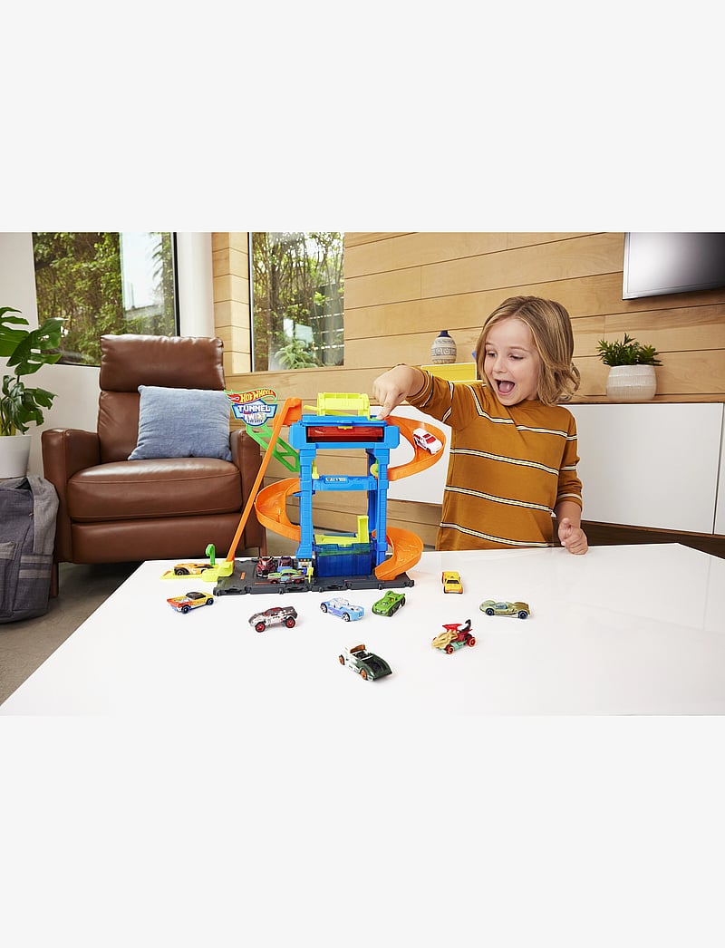 Hot Wheels - City Tunnel Twist Car Wash & Color Shifters Vehicle in 1:64 Scale - sõidukite garaažid - multicolor - 4