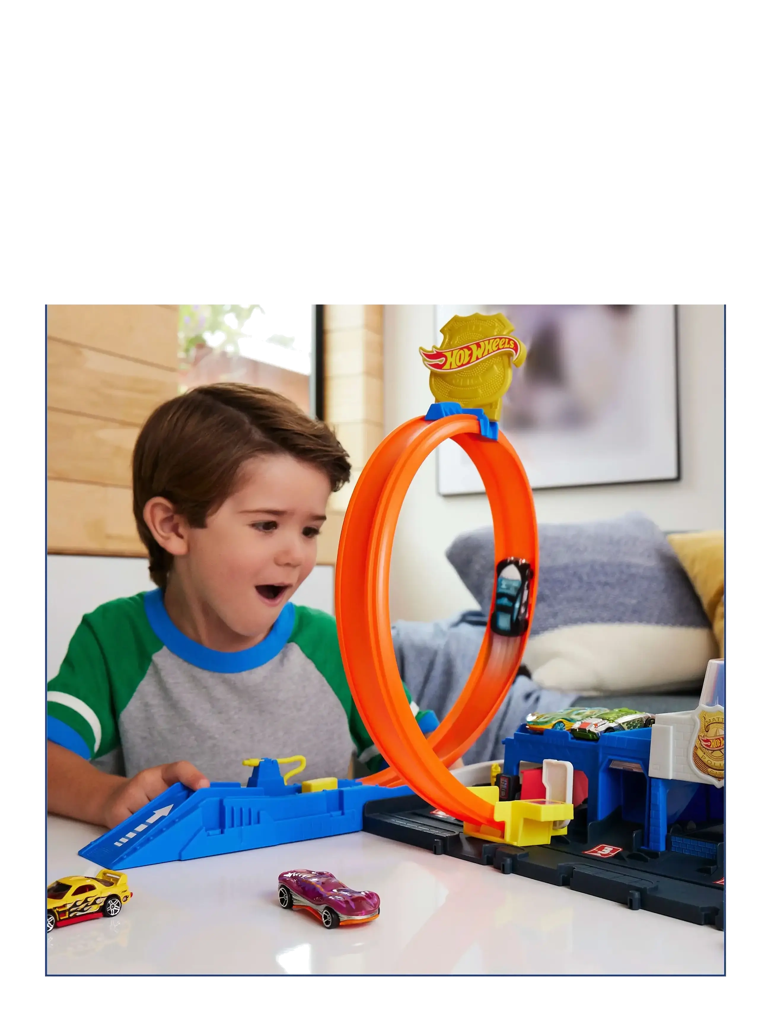 Hot Wheels - City Super Police Station Playset with 1:64 Scale Police Toy Car & Adjustable Track Loop - rennbahnen - multi color - 3