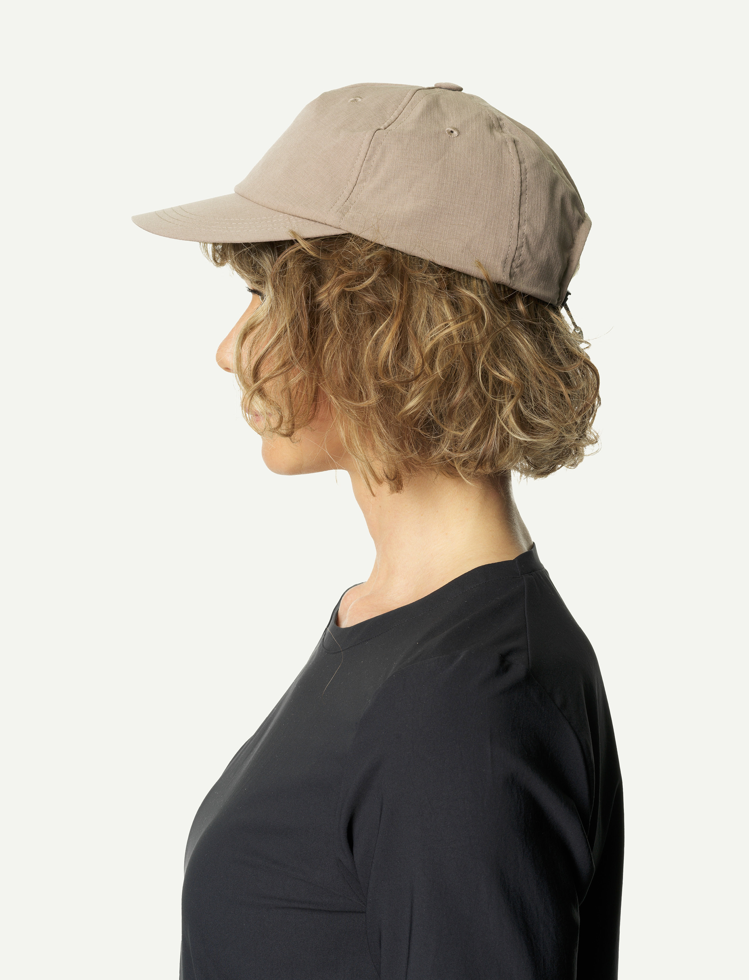 Houdini - Daybreak Cap - misty beach - 3