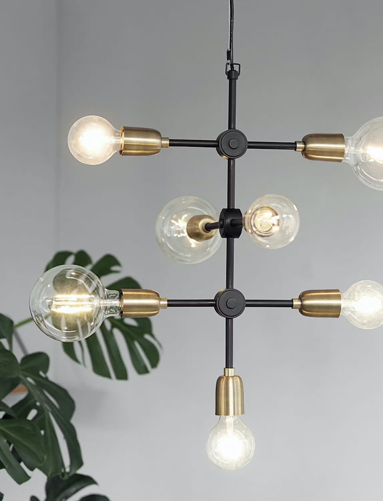 house doctor - Lamp, Molecular - ceiling lights - black/brass - 1