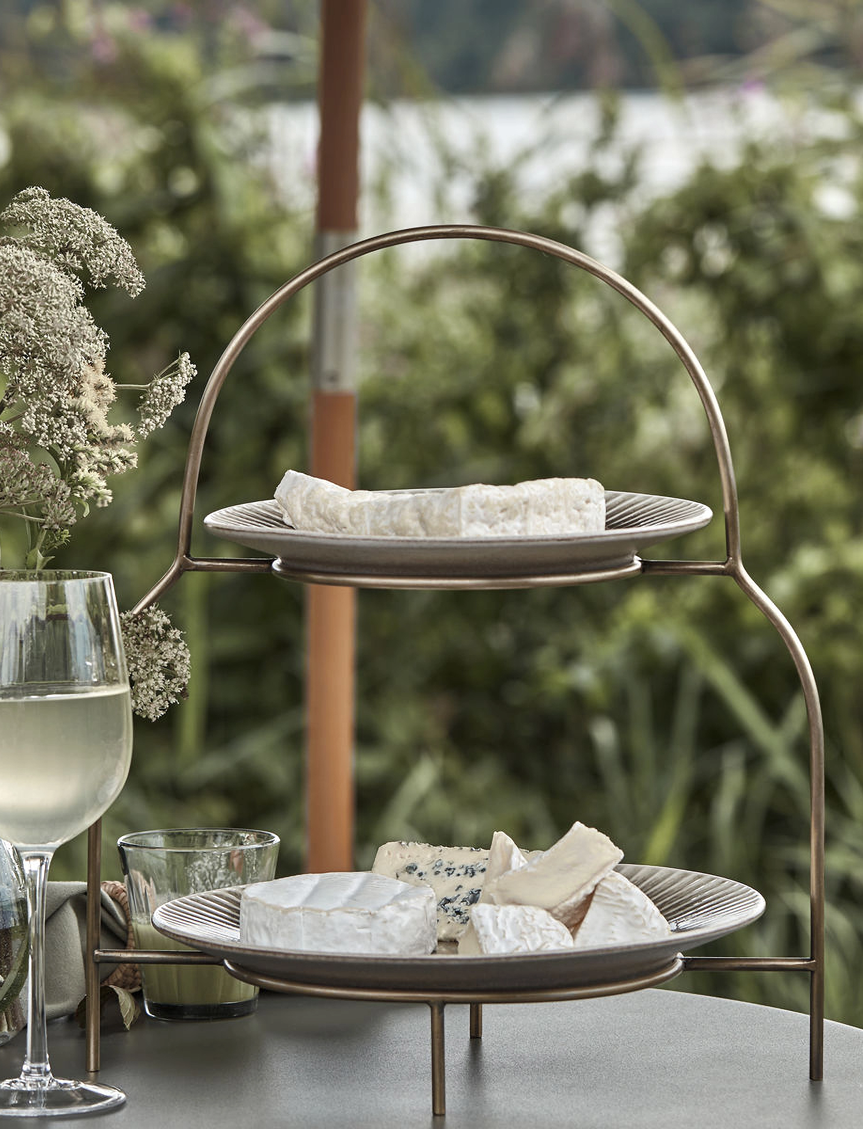 house doctor Plate Stand, Hdsana, Antique Brass, 32X21.7X37 cm, Plates, Gold - Table Settings&sets, Homeware