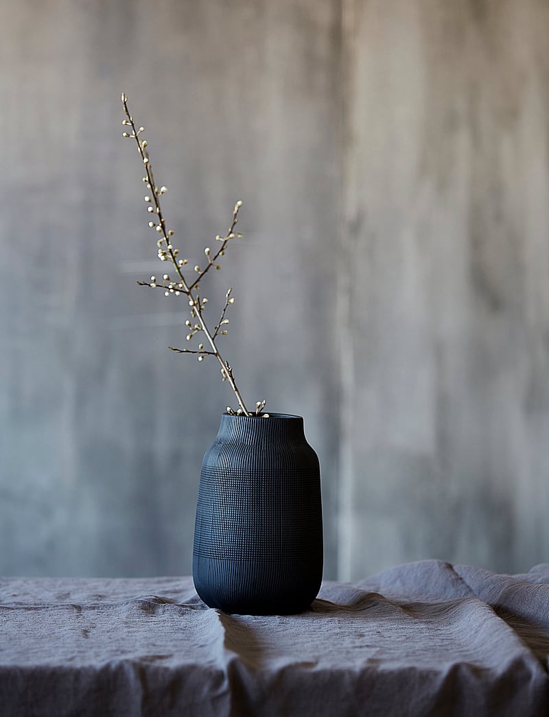 house doctor - Groove Vase - wazony - black - 1