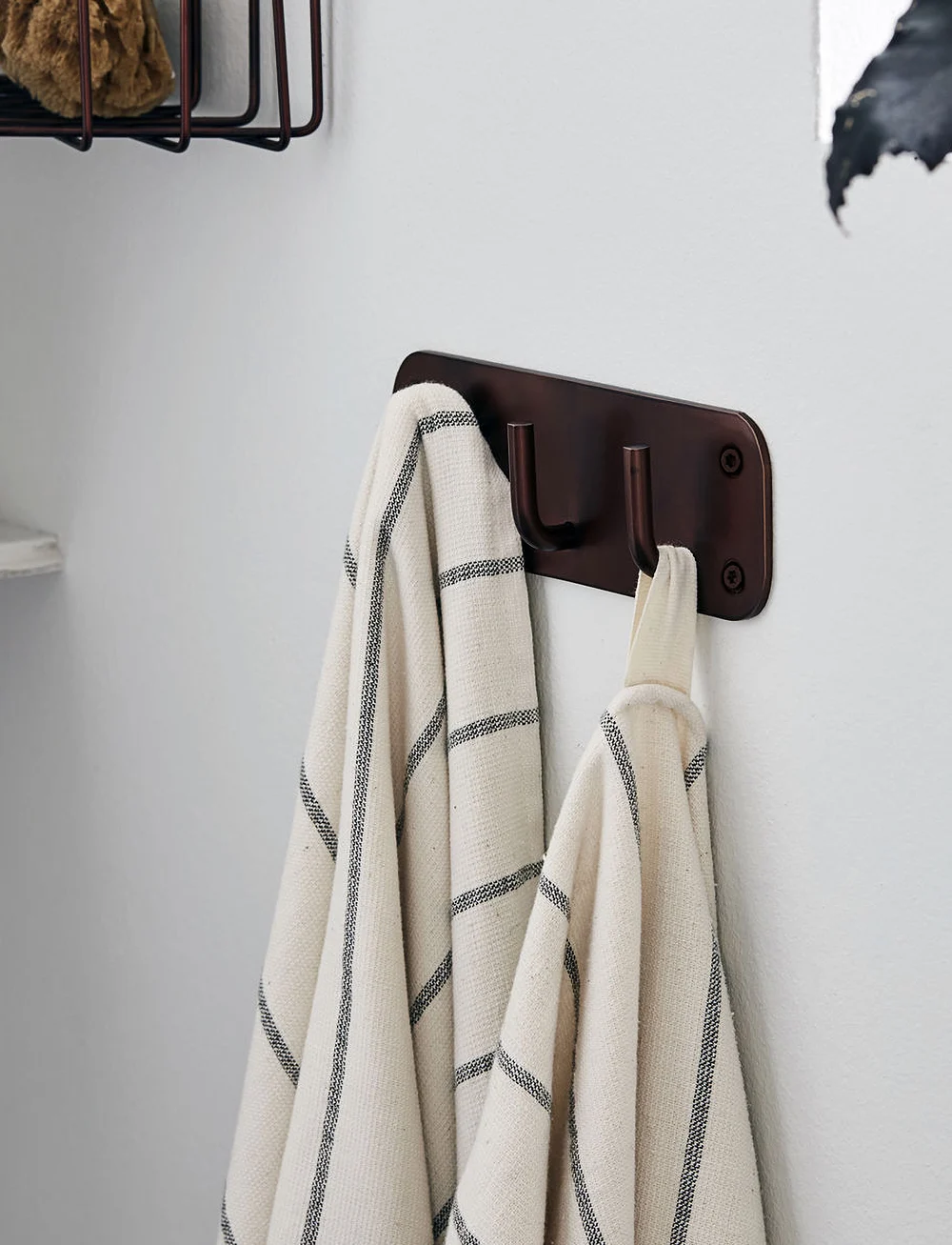 house doctor - Hooks, Pati - haken - browned brass - 1