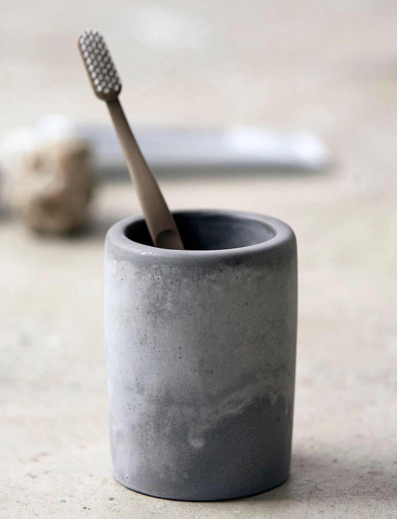 house doctor Cement Tandbørsteholder, H11.3 cm, Bathroom Interior, Grau - Toothbrush Holder, Homeware