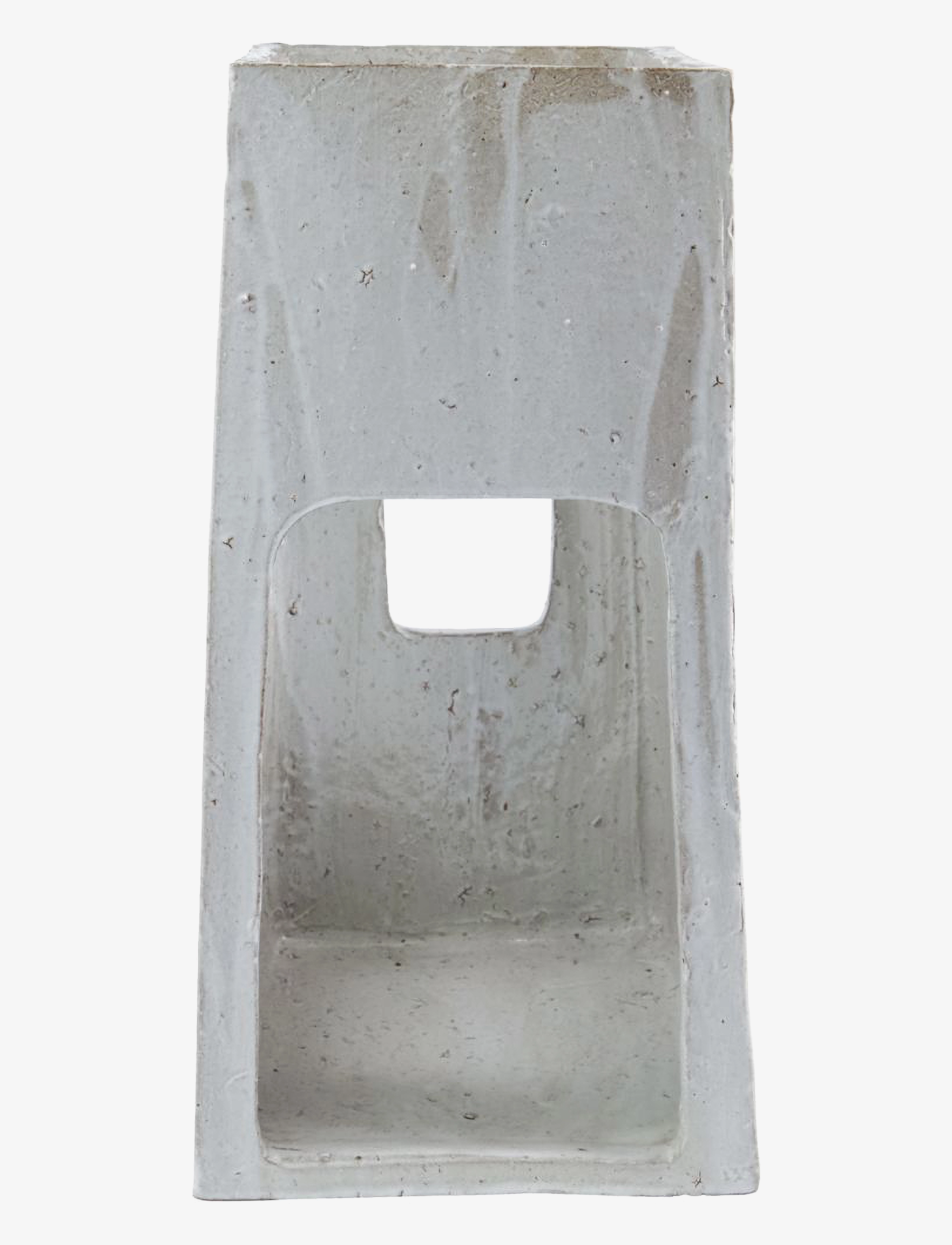 LIGHT GREY