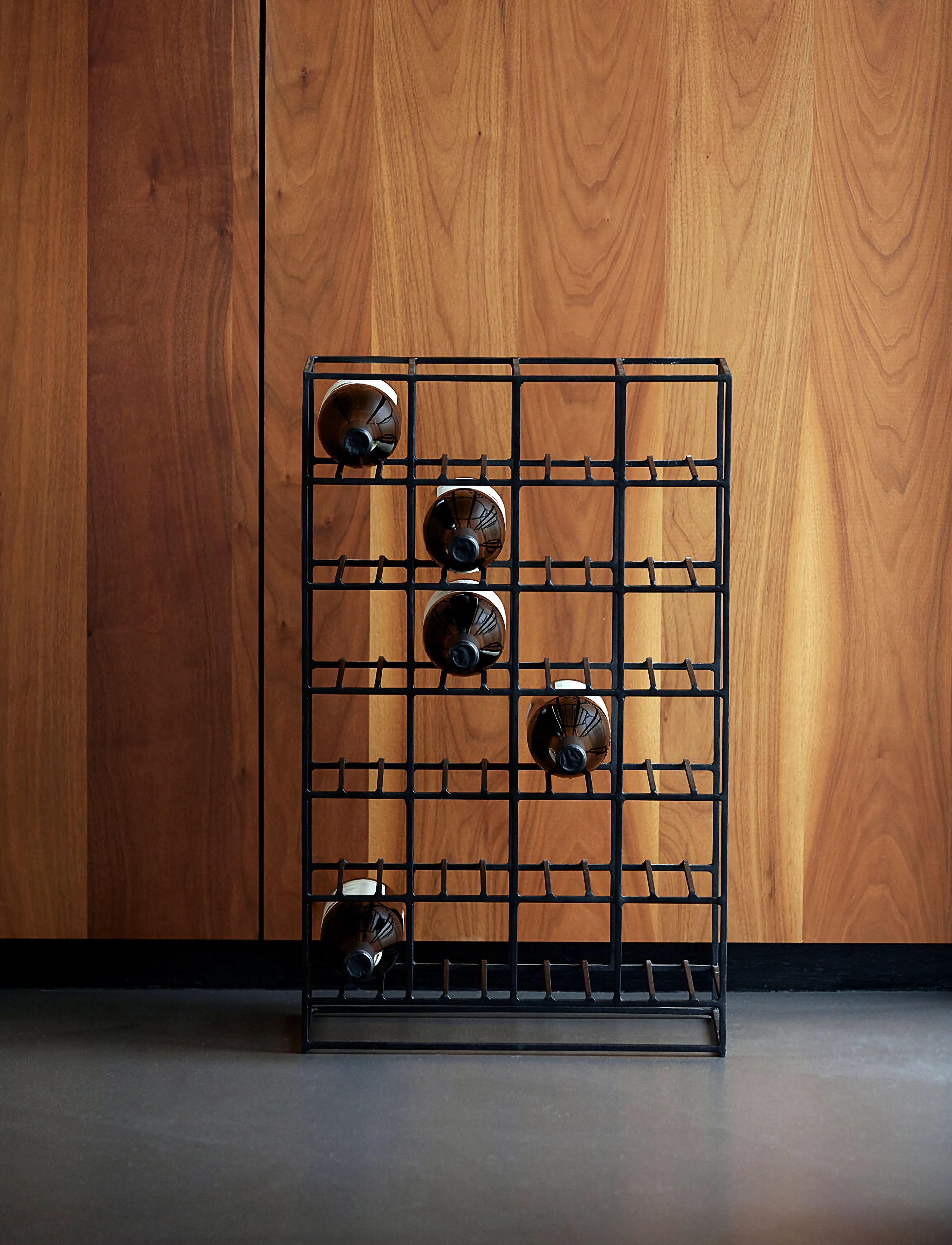 house doctor Wine Rack, Hd24, Black, L:20 cm.W:41 cm.H:67 cm, Furniture, Schwarz - Shelves, Homeware