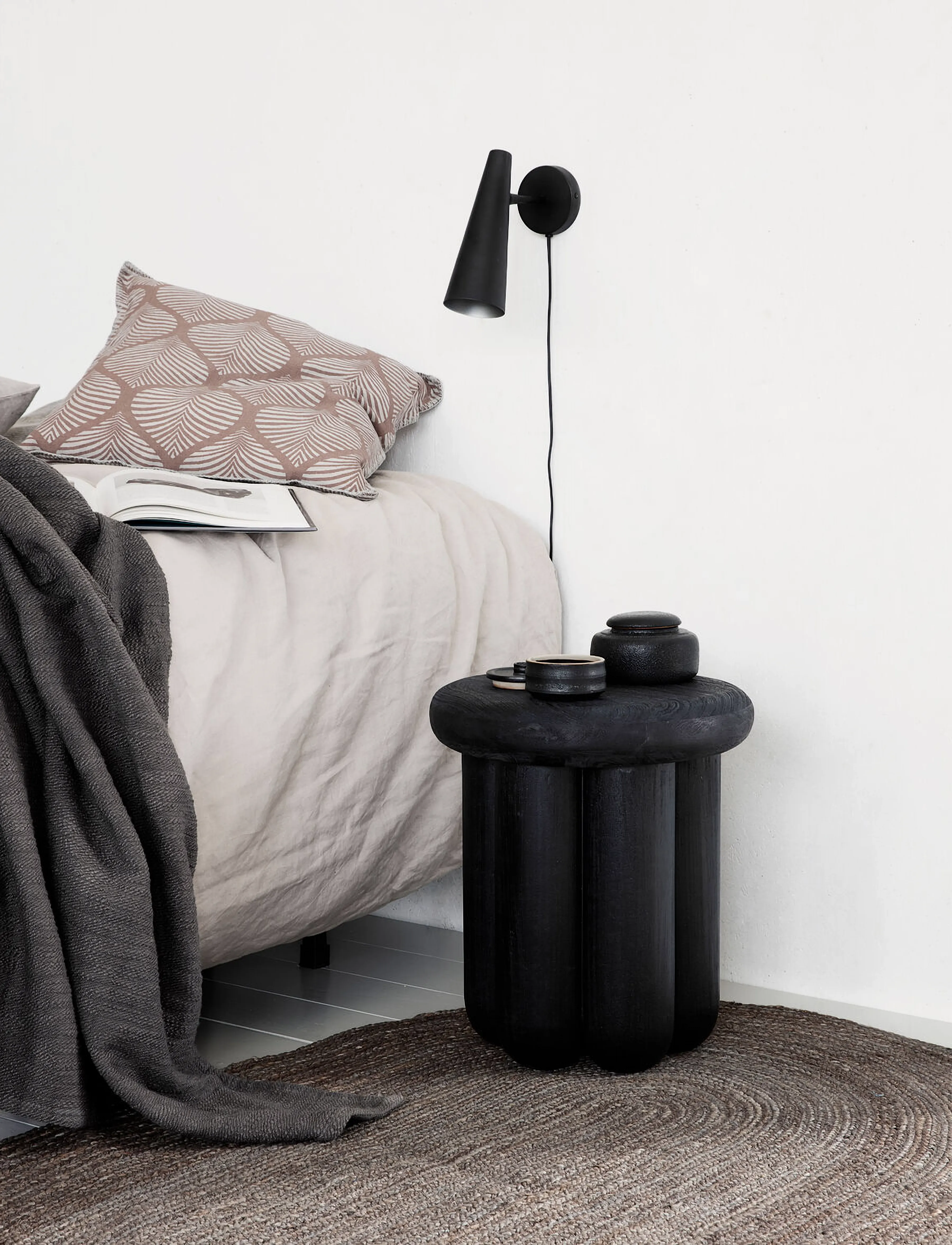 house doctor Side Table, Hdphant, Black, H:43 cm.XL:38 cm, Tables, Schwarz - Tables & Small Homeware