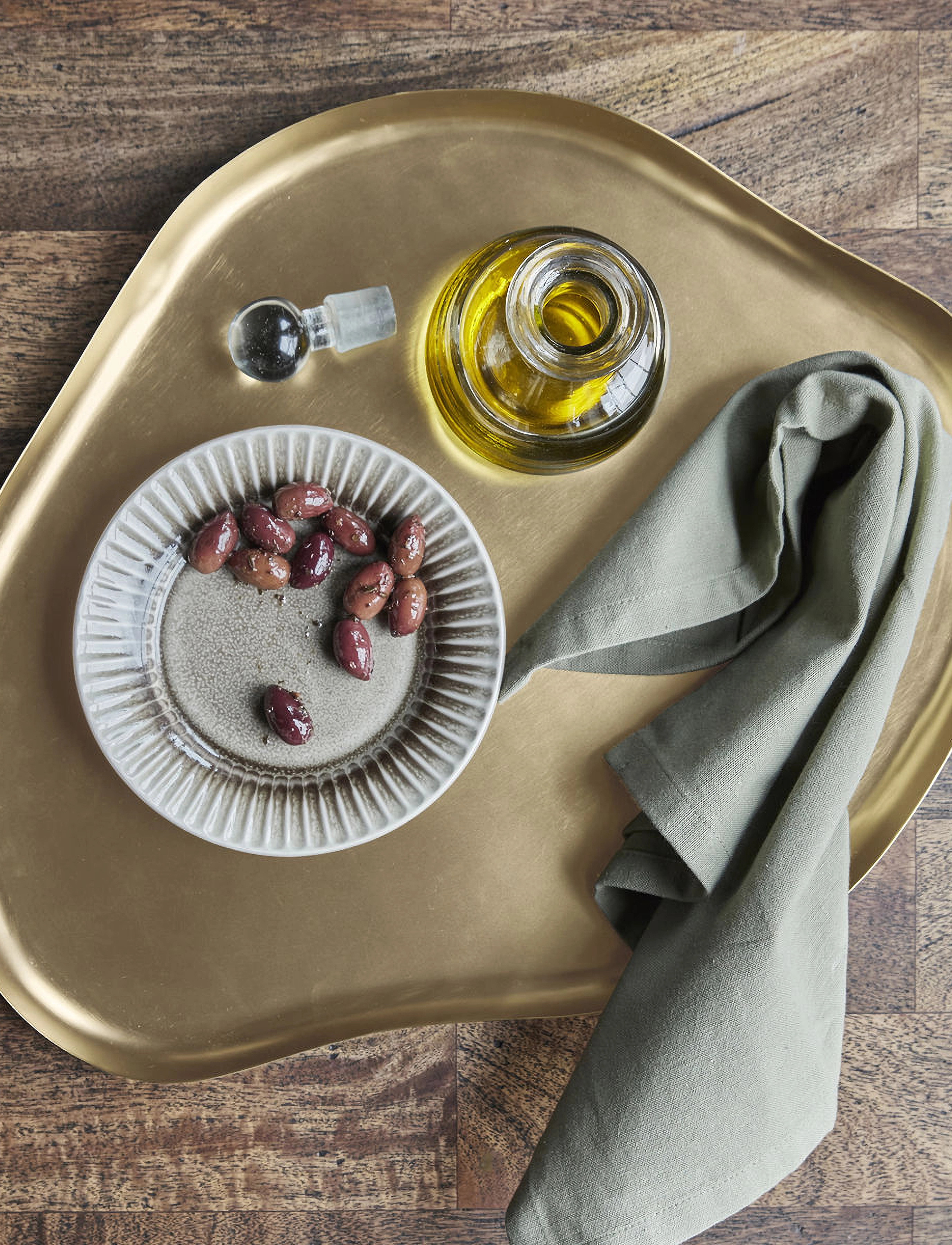 house doctor Tray, Hdosea, Antique Brass, 41X35X2 cm, Dining & Table Accessories, Gold - Trays, Homeware