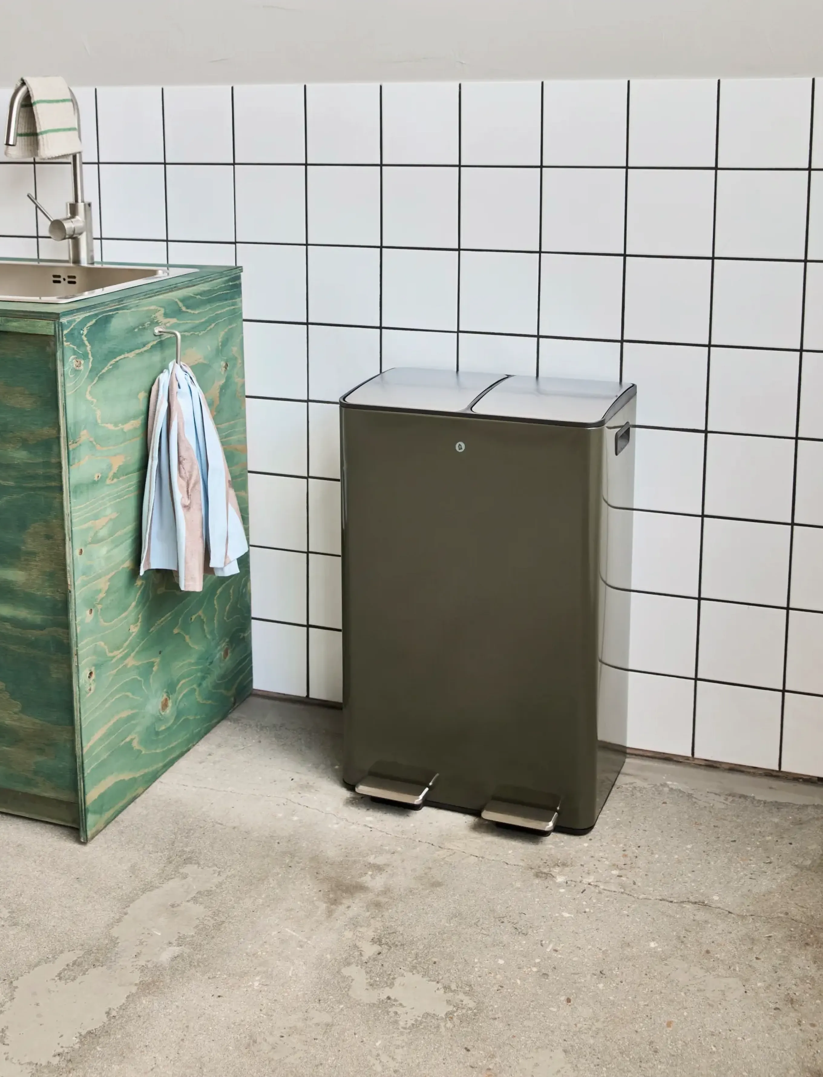 house doctor Bin, Hdsort, Deep Green, 46X 35.5X 71 cm, Storage, Grün - Paper Bins, Homeware