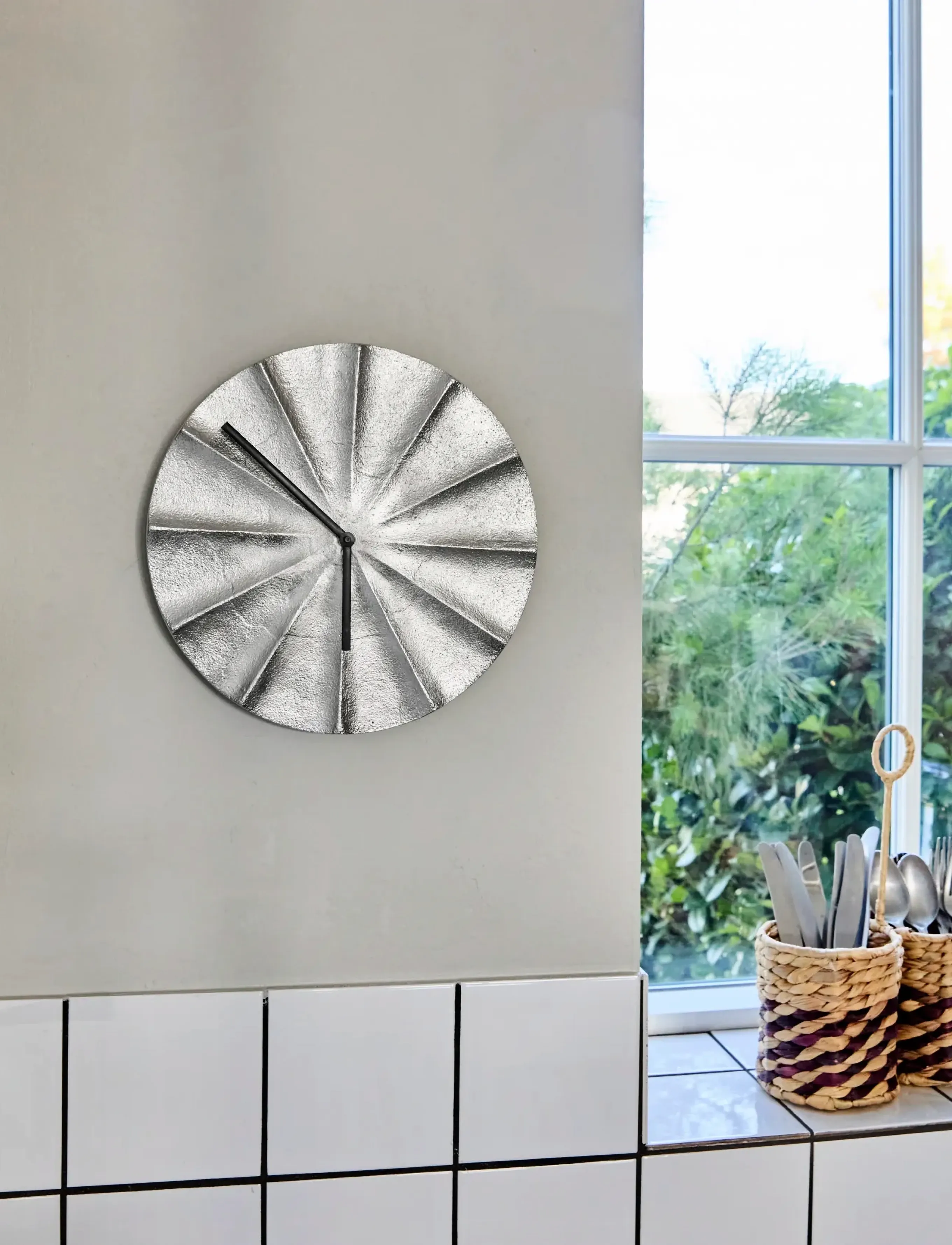 house doctor Clock, Hdshow, Silver Finish, 3.5X 30 cm, Watches, Silber - Wall Clocks, Homeware