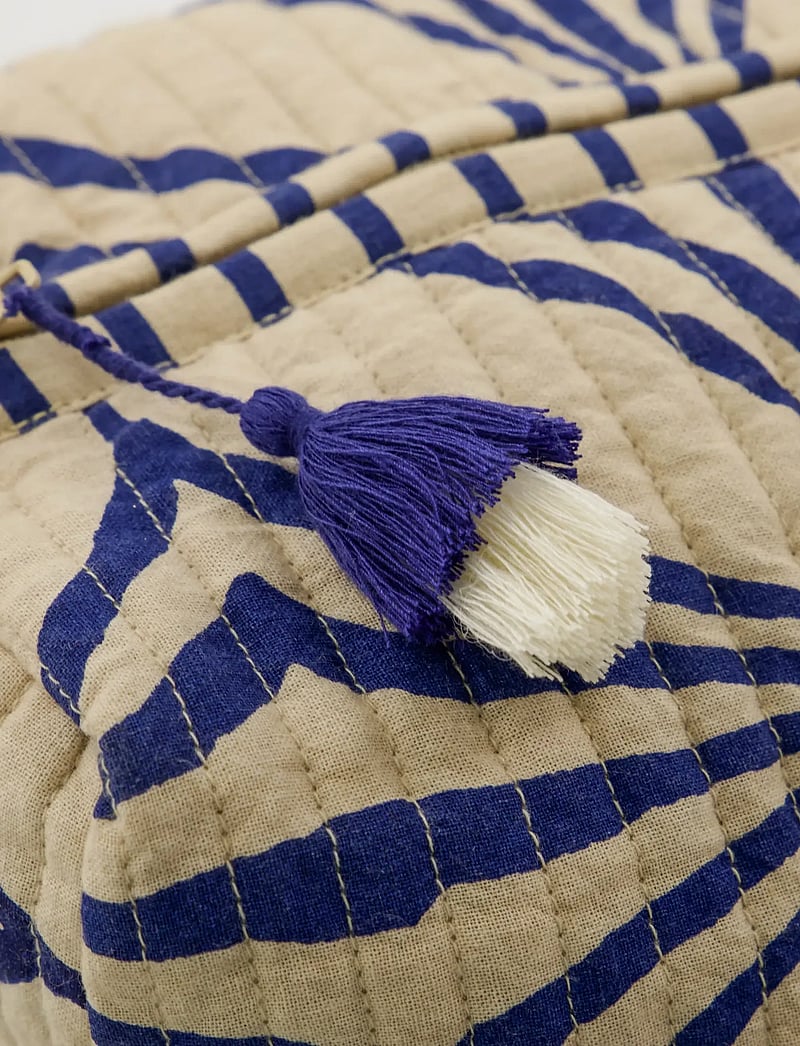 house doctor - Toiletry bag, HDCare, Blue - aufbewahrungstaschen - blue - 2