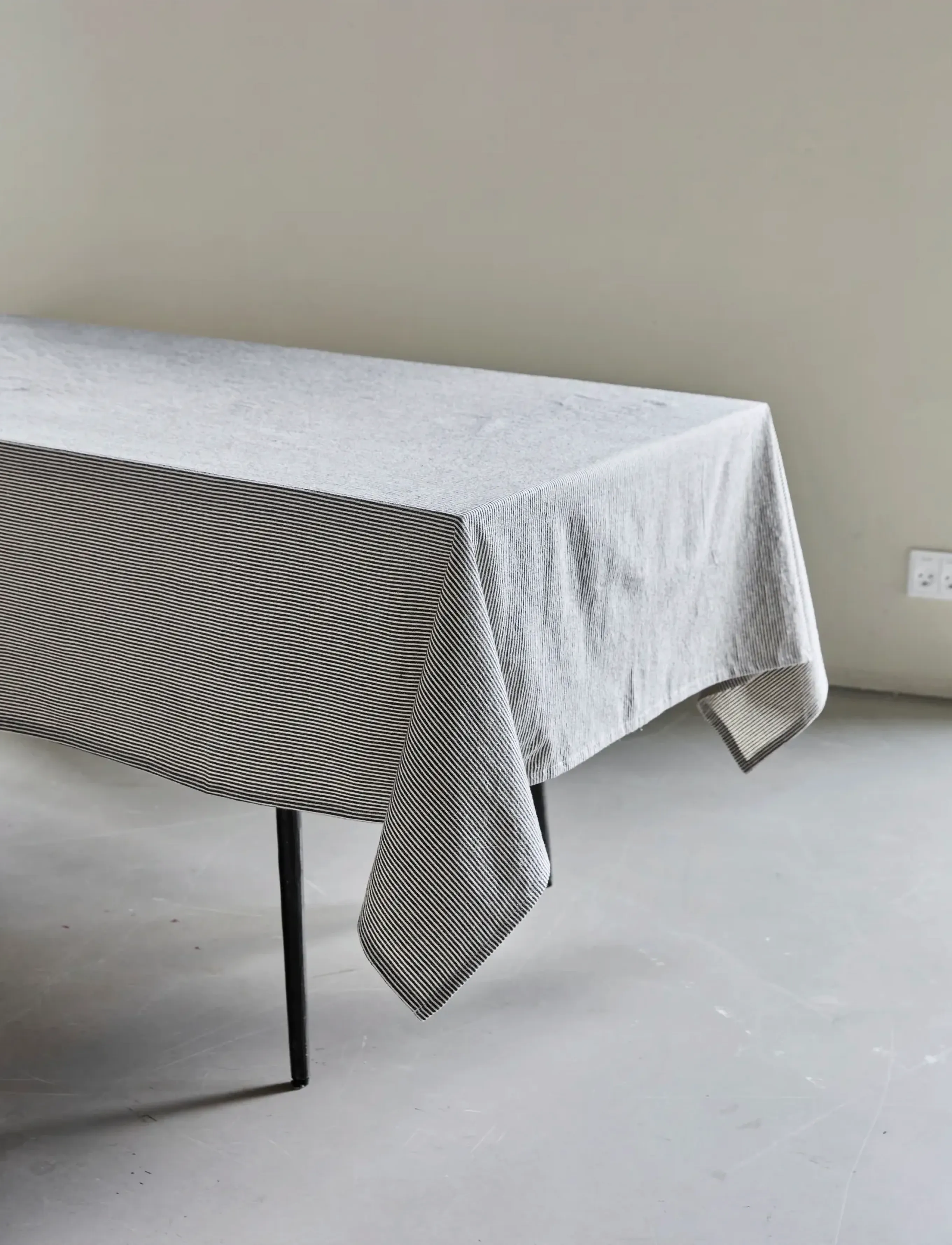 house doctor Tablecloth, Hdblock, Sand, Black, 260X 150 cm, Black, Køkkentekstiler > Duge Og Bordløbere, Unisex