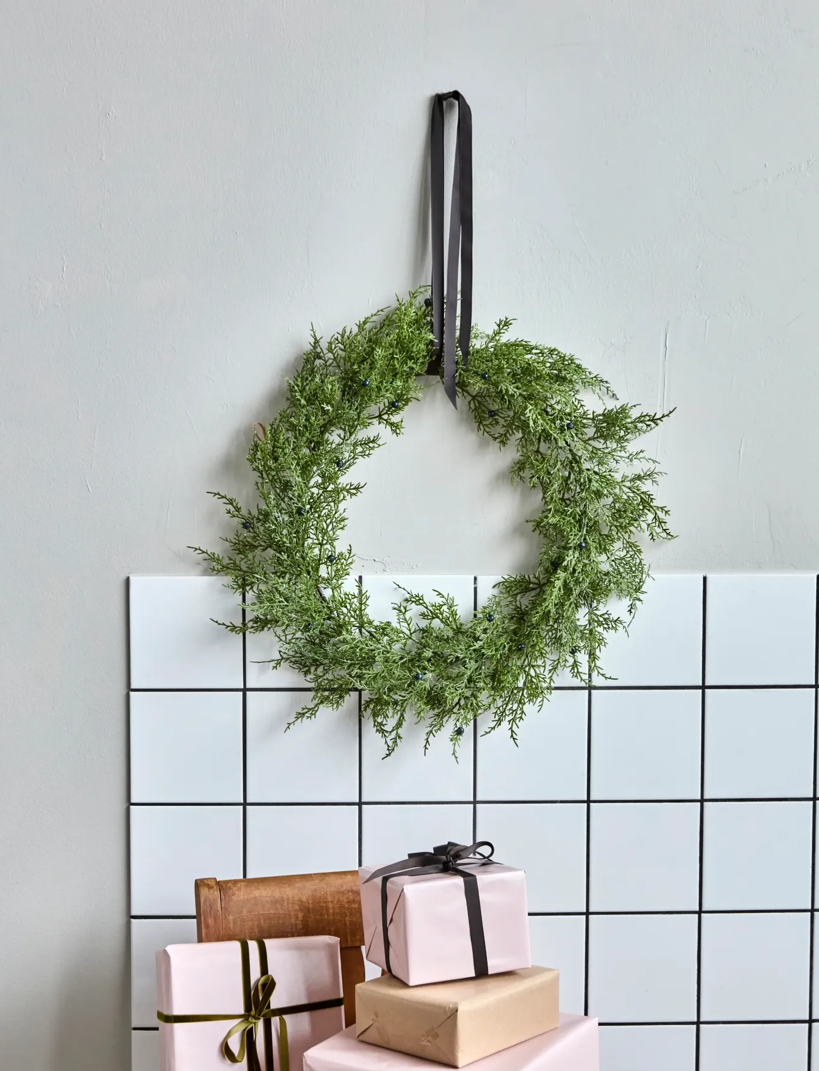 house doctor - Wreath, HDPine, Green - valentines day gifts - green - 0