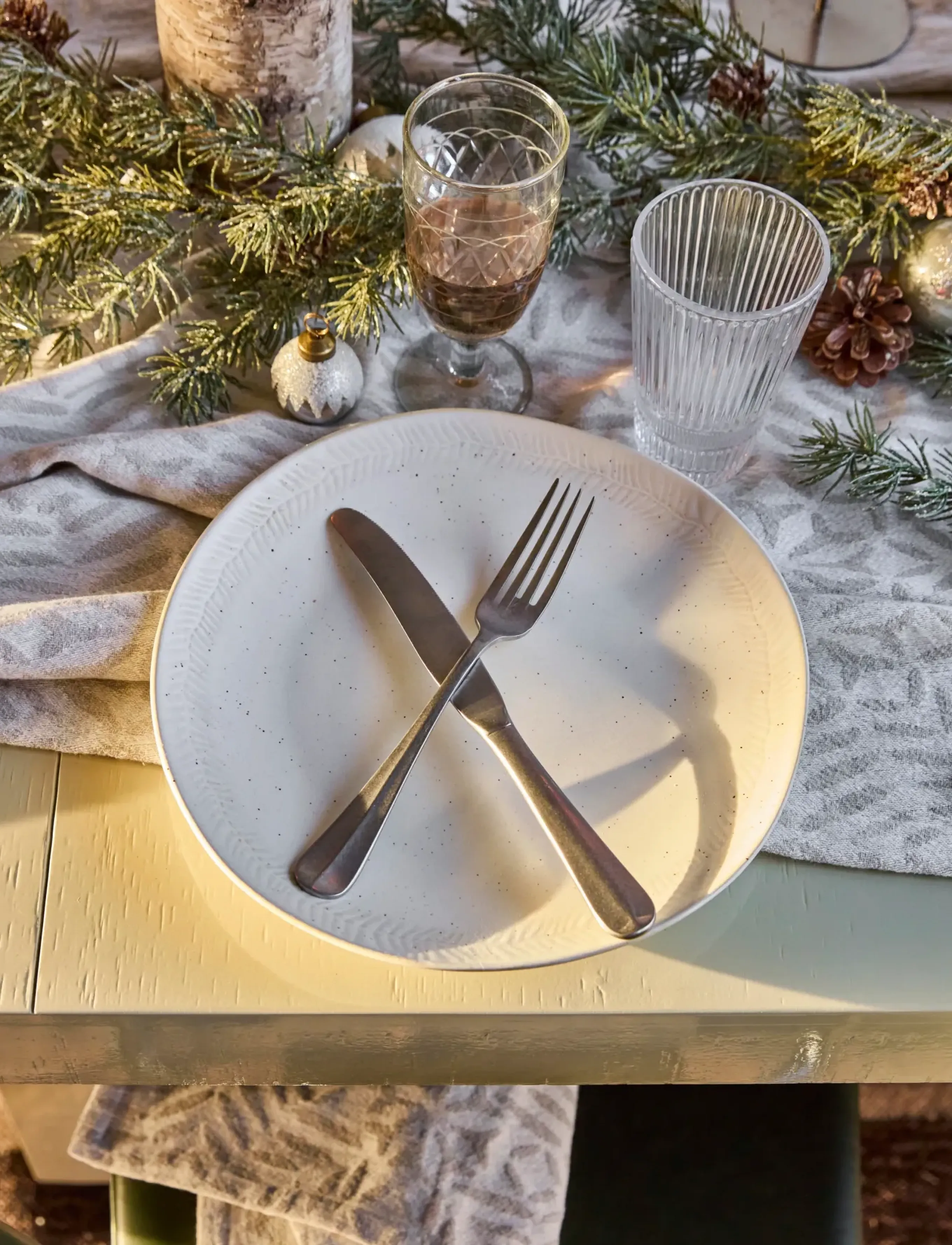 house doctor - Dinner plate, HDServe, Off-white - christmas tableware - beige - 0