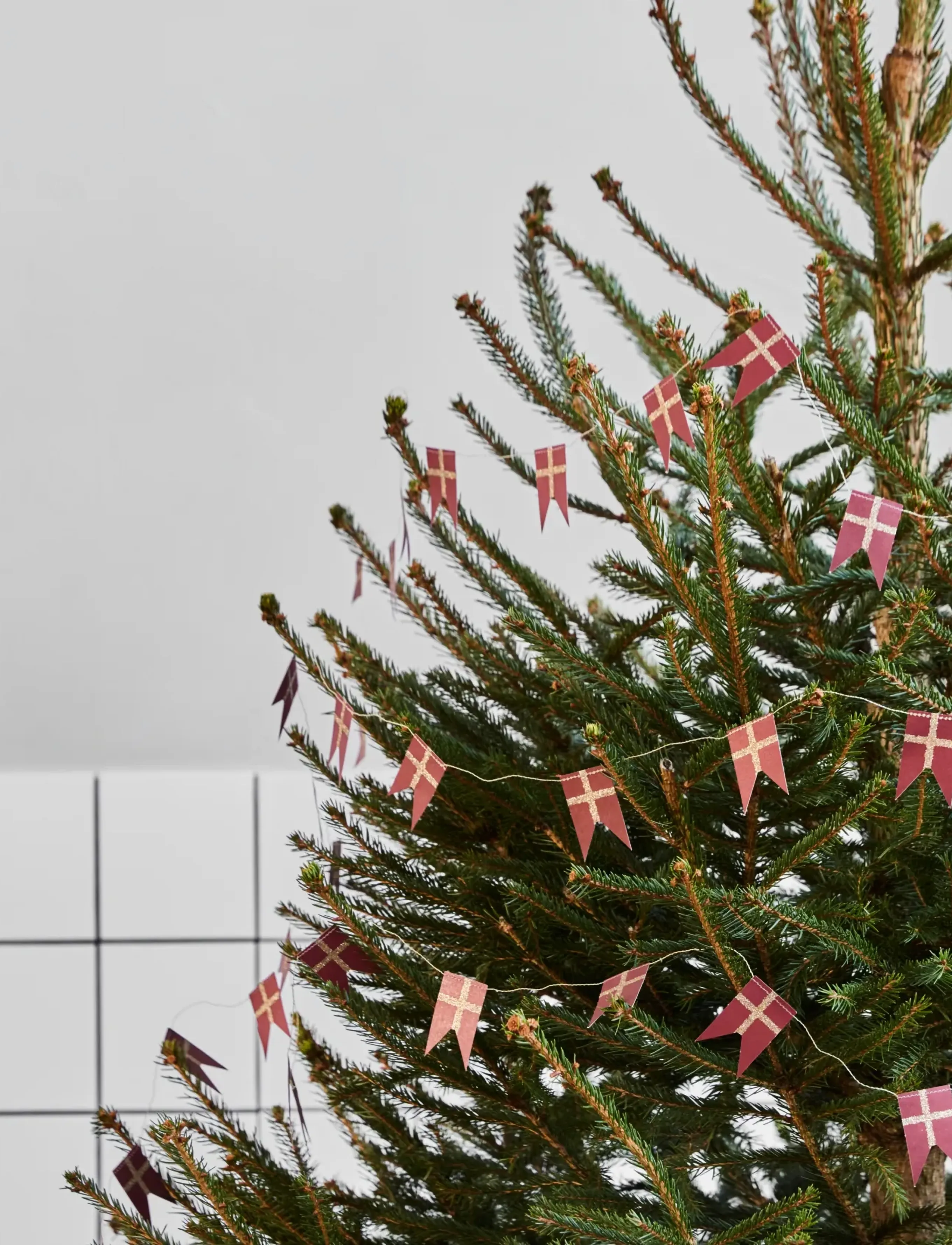 house doctor - Garland, HDFlags, Red, Champagne - red - 0