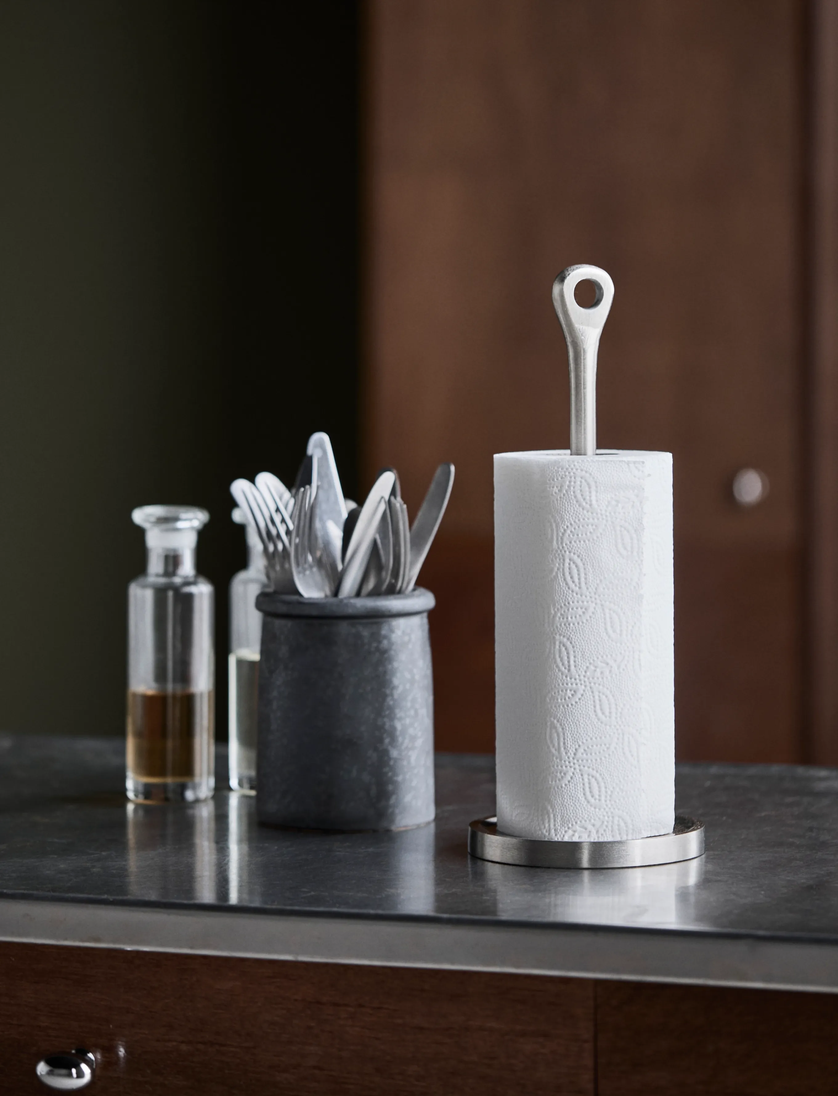 house doctor - Paper towel holder, HDEden, Brushed - majapidamispaberi hoidjad - brushed silver finish - 0