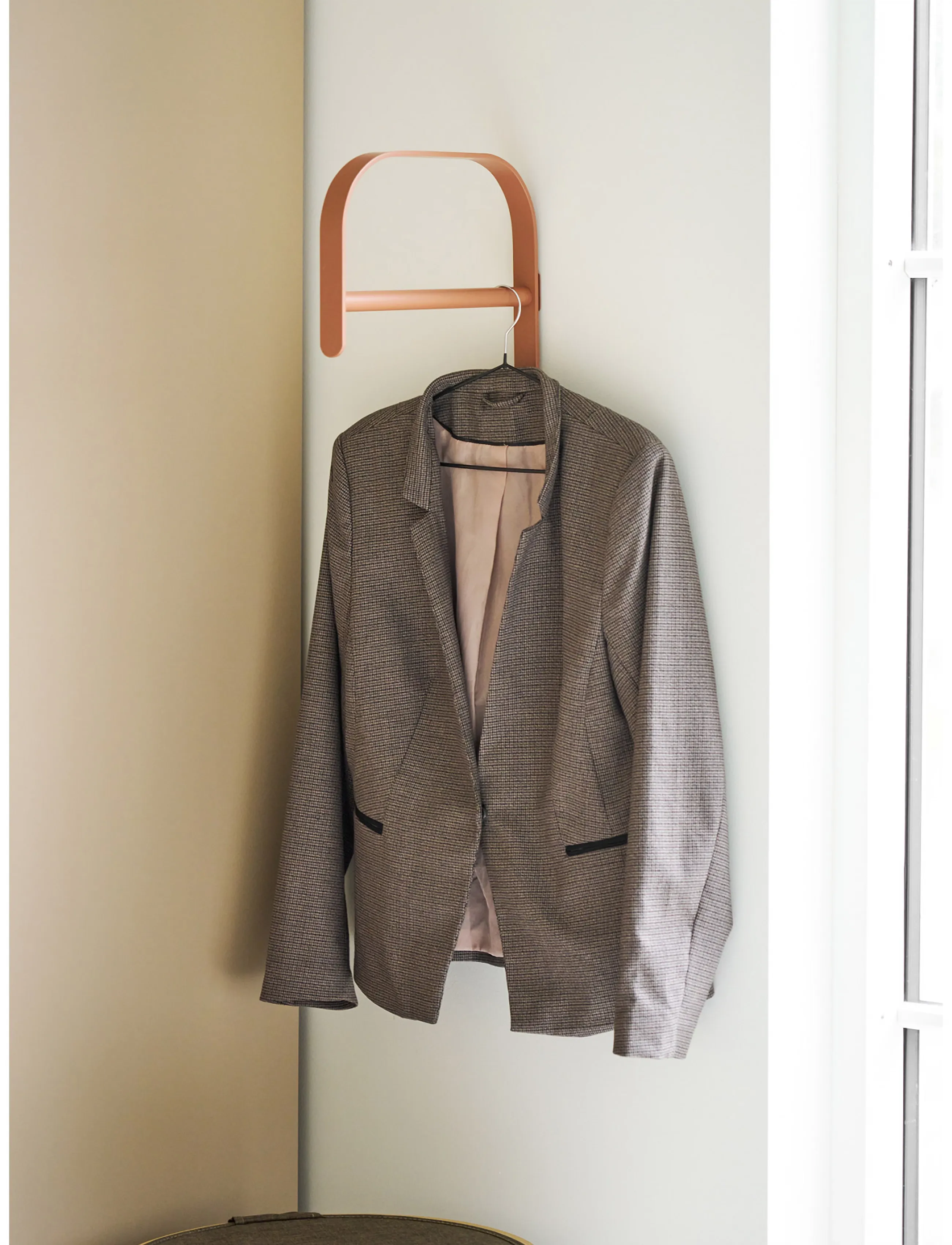 House Nordic - Grynet - Clothes rack, metal - aufhänger - cognac - 4