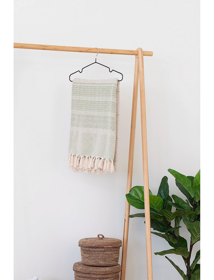 House Nordic - Yva - Plaid, green, 130x180 cm - pleedid - green - 0
