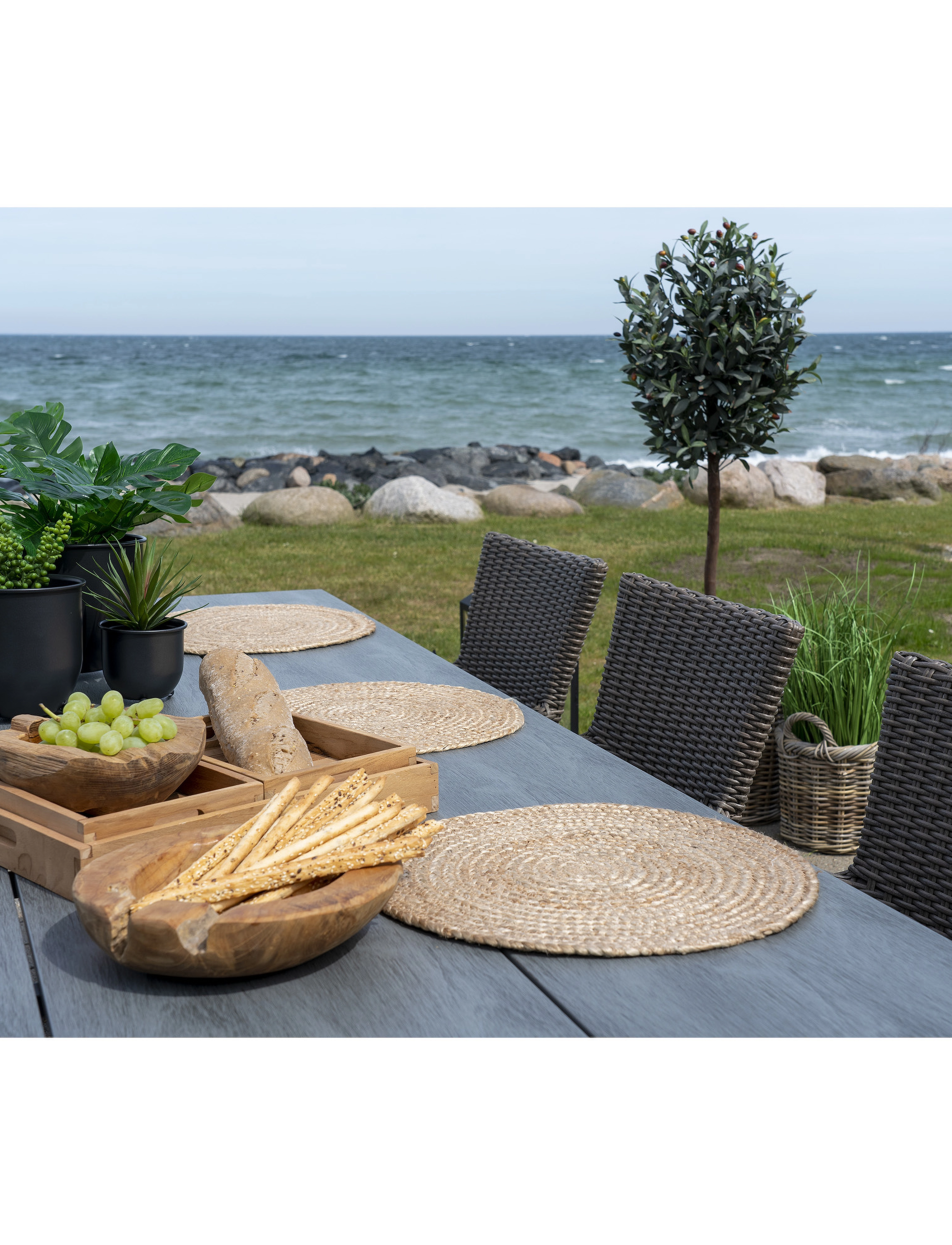 House Nordic Rina Placemat In Braided Jute, Nature Ø38 Cm, Set Of 4, 38X38X0.5 cm, Kitchen Textiles, Beige - Placemats, Homeware