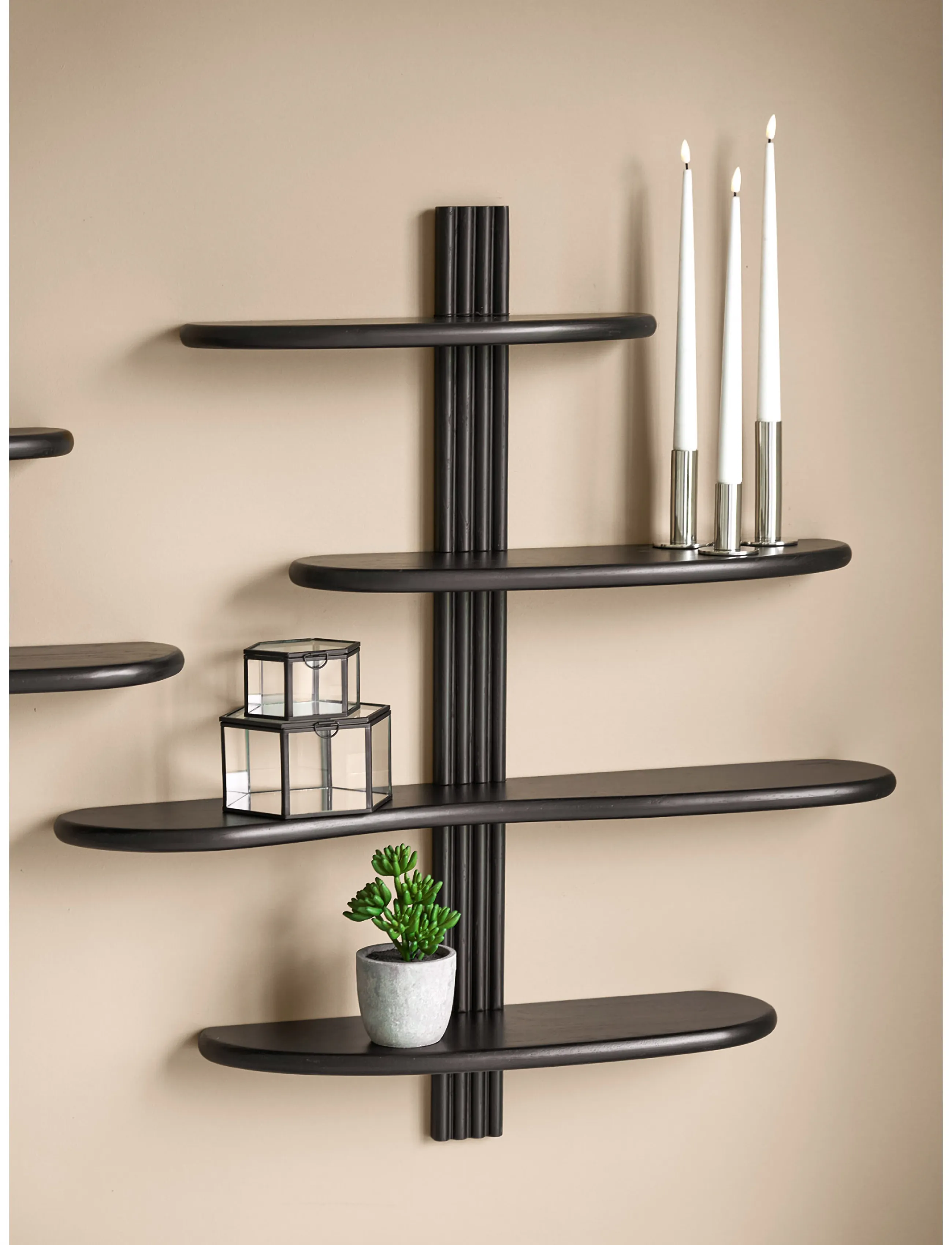 House Nordic - Anja - Wall shelf, oak, black, 65x17,5x42,5 cm - storage & shelves - black - 4