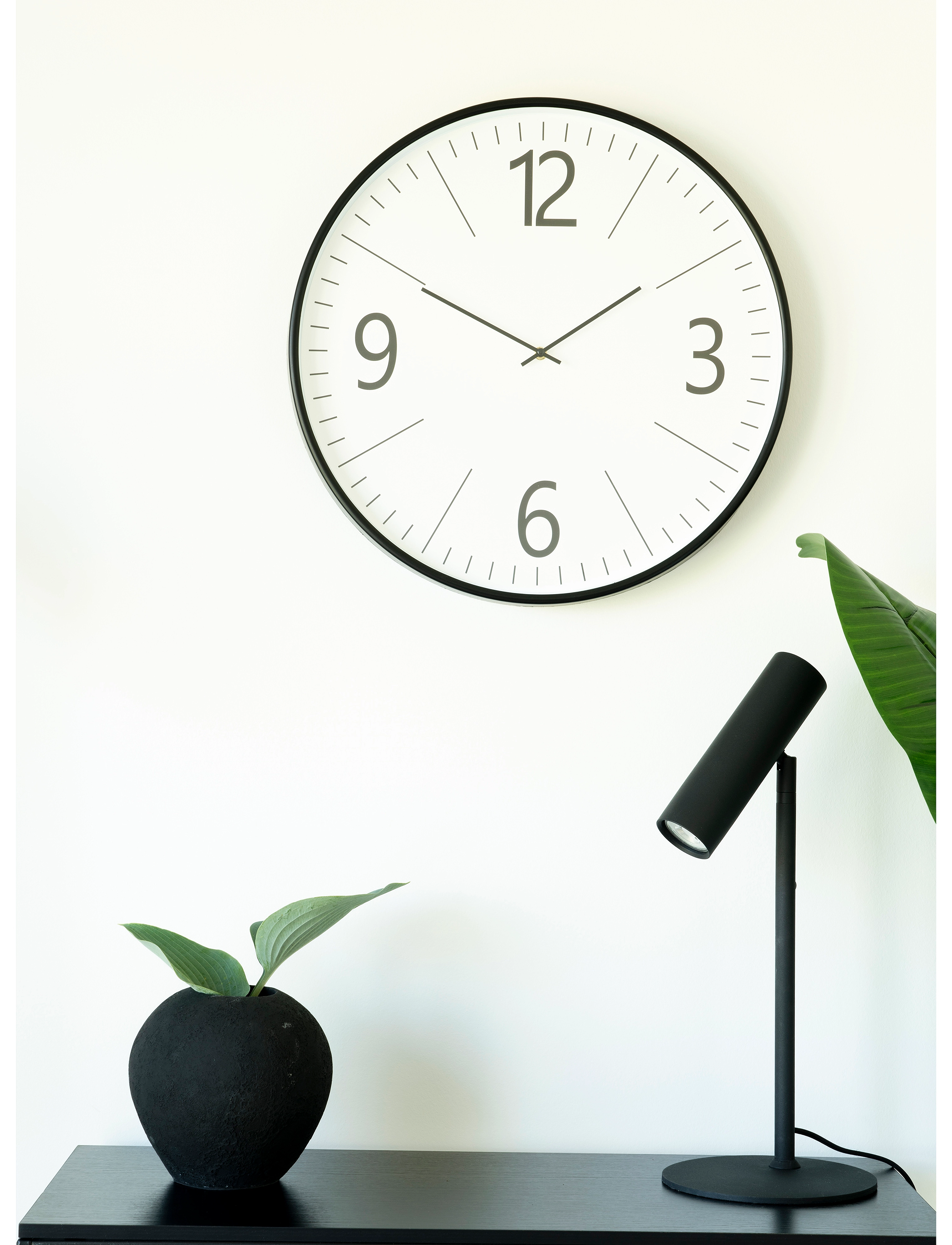 House Nordic Sari Wall Clock, Black And White,, Silent Movement, Ø51 Cm, 51X51X5 cm, Watches, Schwarz - Clocks, Homeware