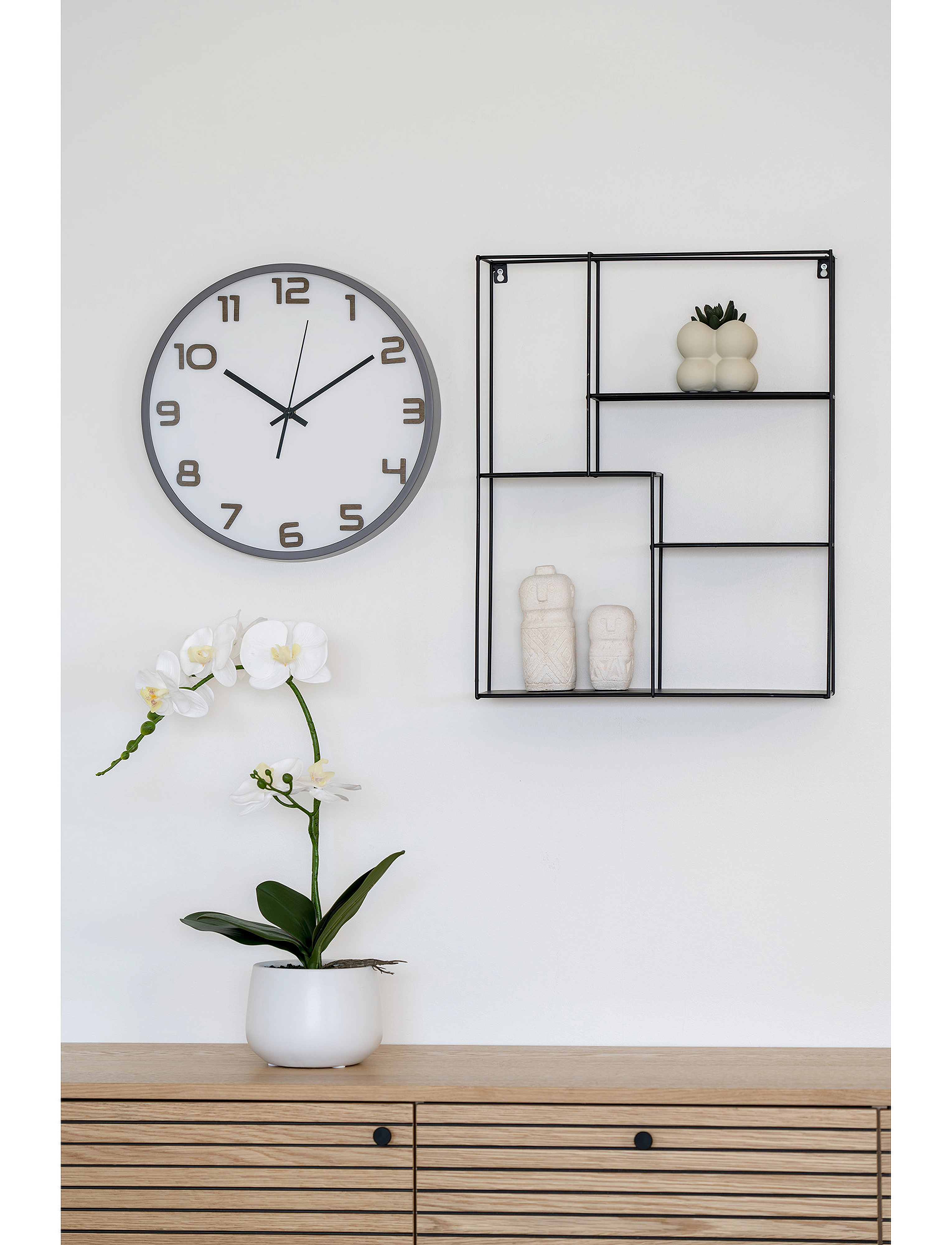 House Nordic Selma Wall Clock, Grey, Silent Movement Ø35 Cm, 35X35X4.5 cm, Watches, Grau - Clocks, Homeware