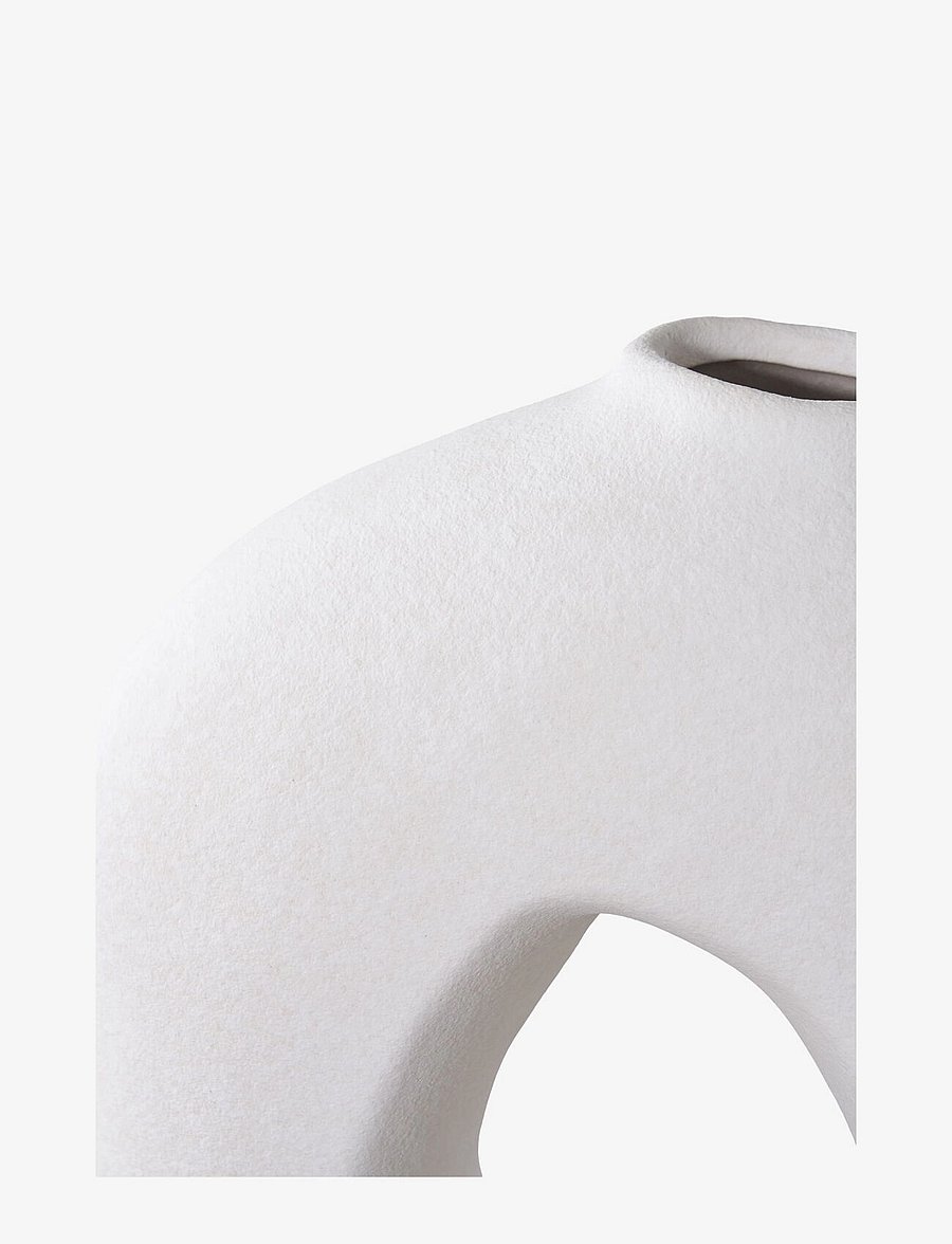 House Nordic - Aina - Vase, ceramic, white 24x10,5x27,8 cm - vases - white - 3
