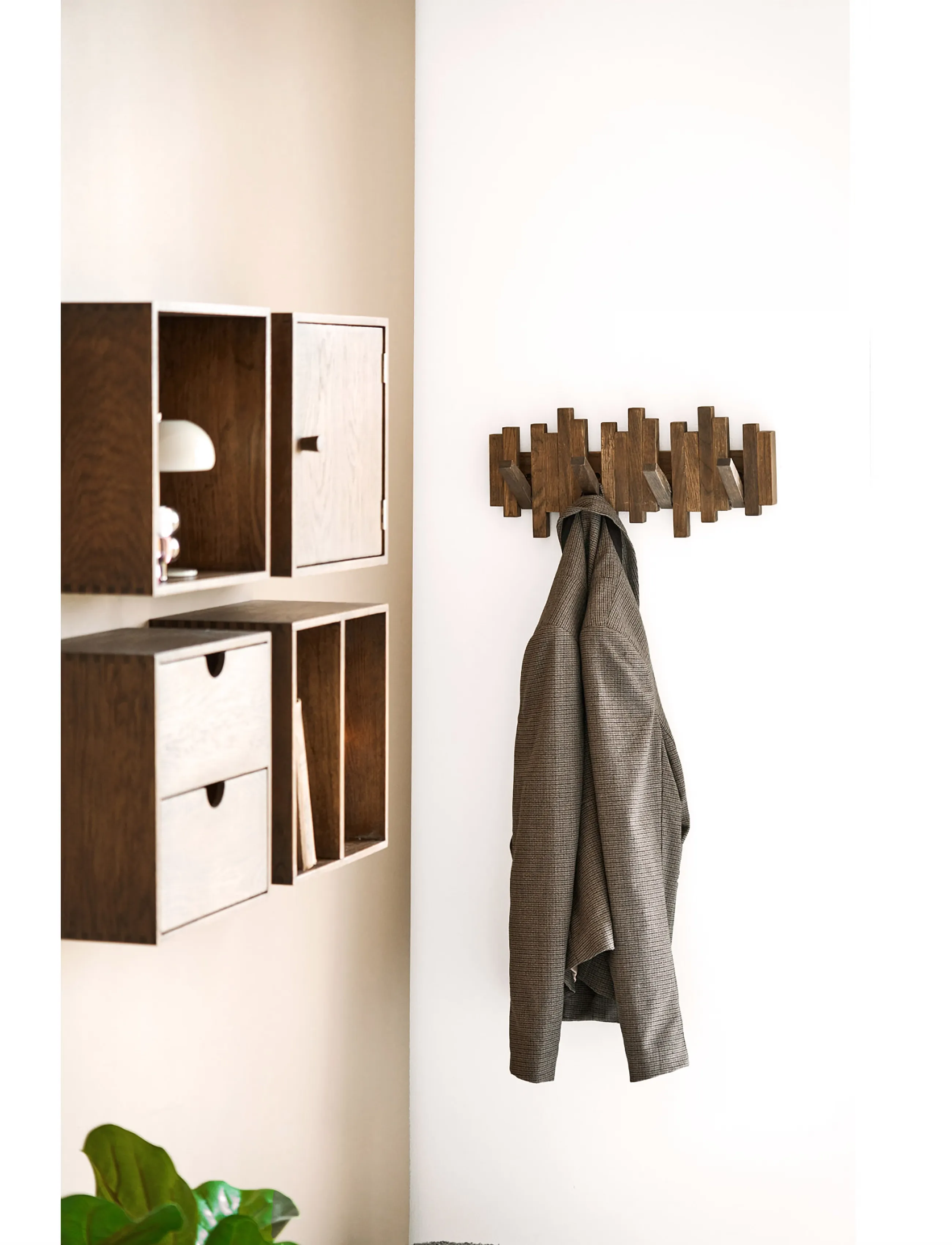 House Nordic - Klara - Coat rack, oak, - konksud - dark brown - 4