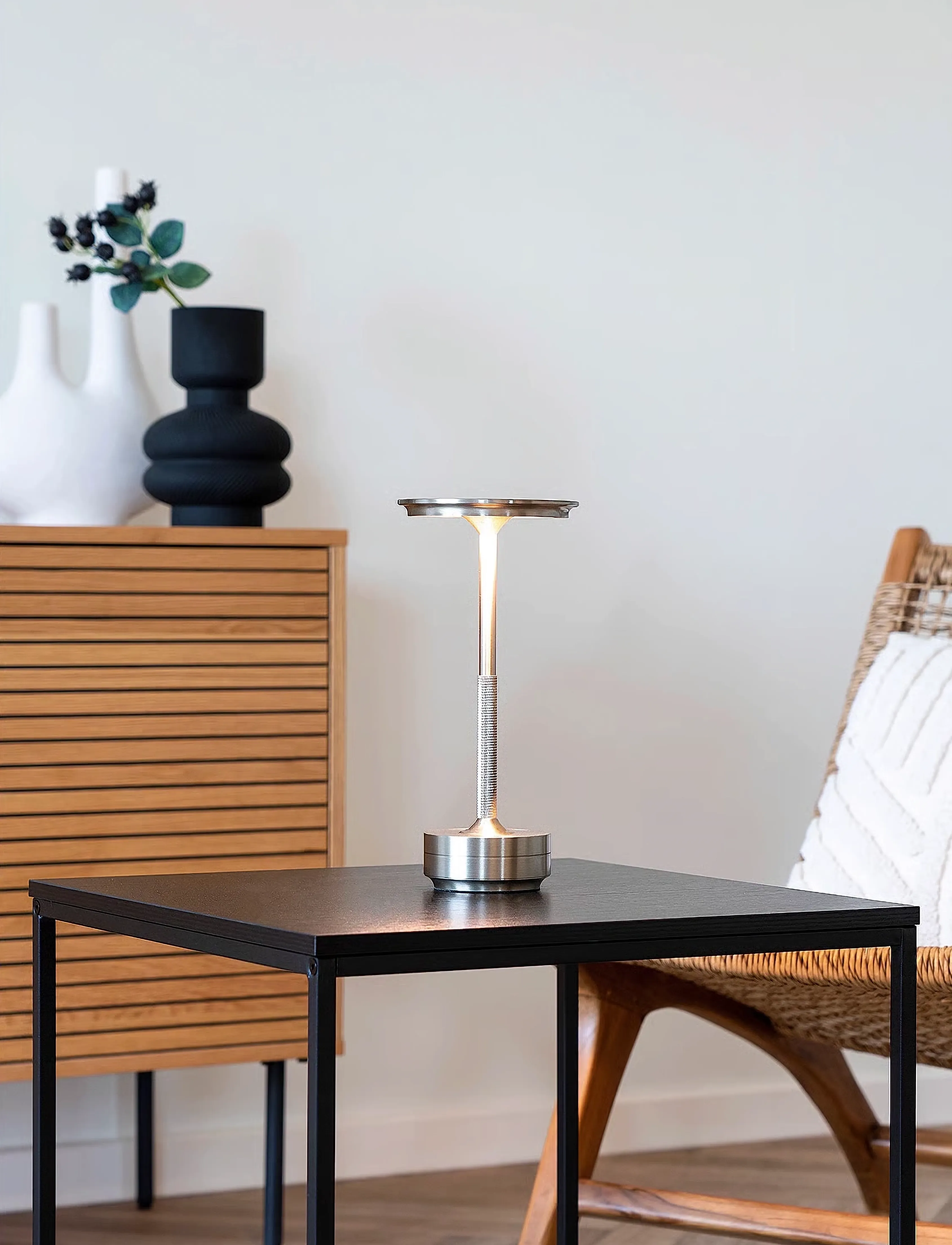 House Nordic Fina Table Lamp, Rechargeable, 28.5X13X13 cm, Lamps, Silber - Homeware