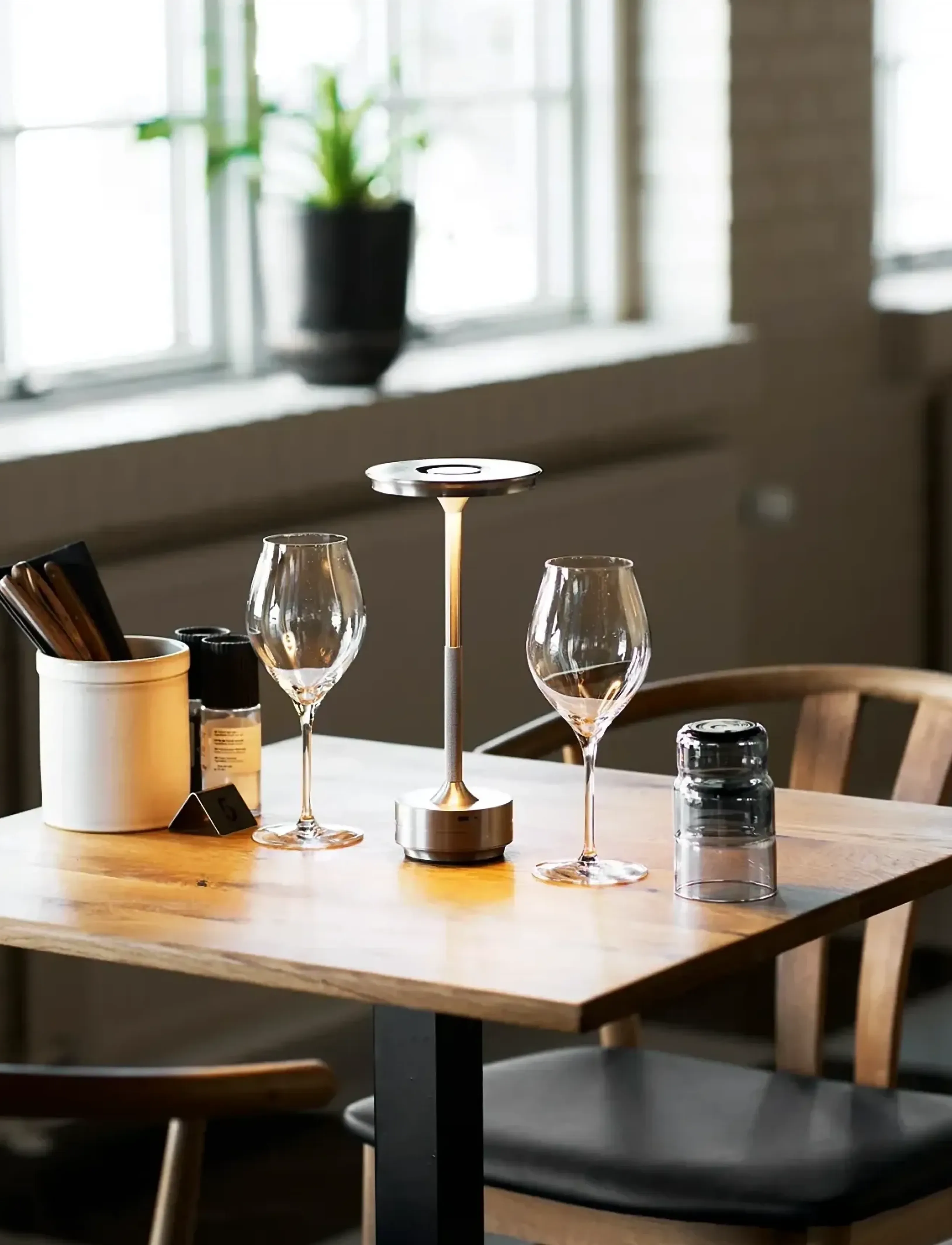 House Nordic - Fina - Table lamp, silver, rechargeable, 13x13x28,5 cm - fönsterlampor - silver - 5