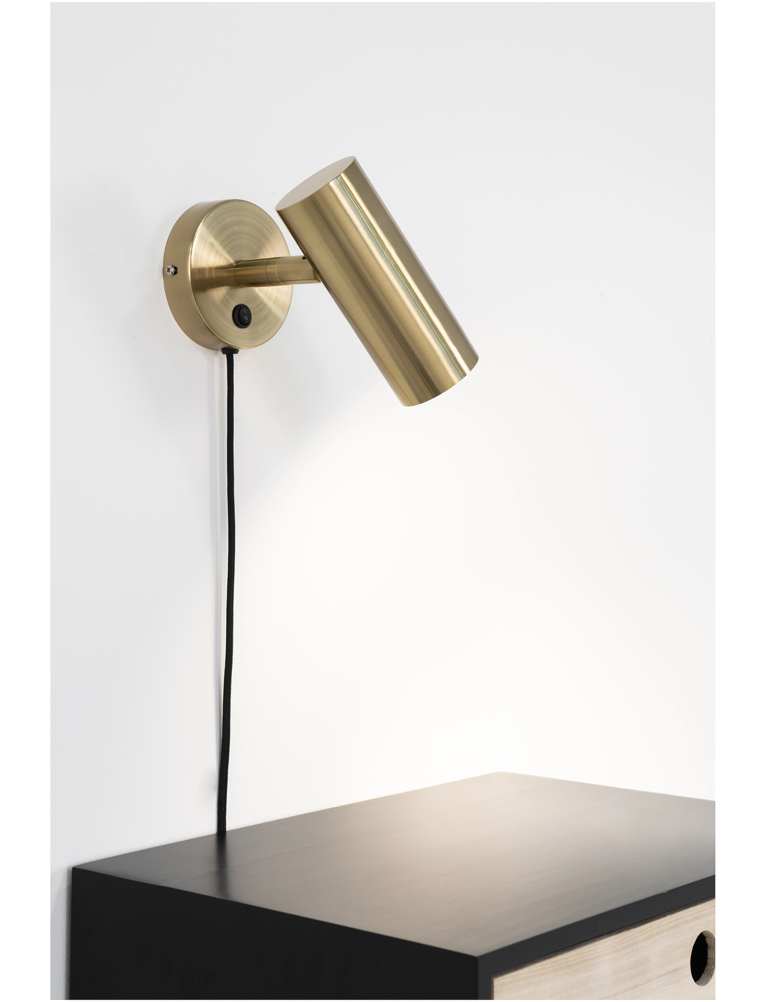 House Nordic - Nida - Lamp, brass, 190 cm fabric cord - væglamper - brass - 4