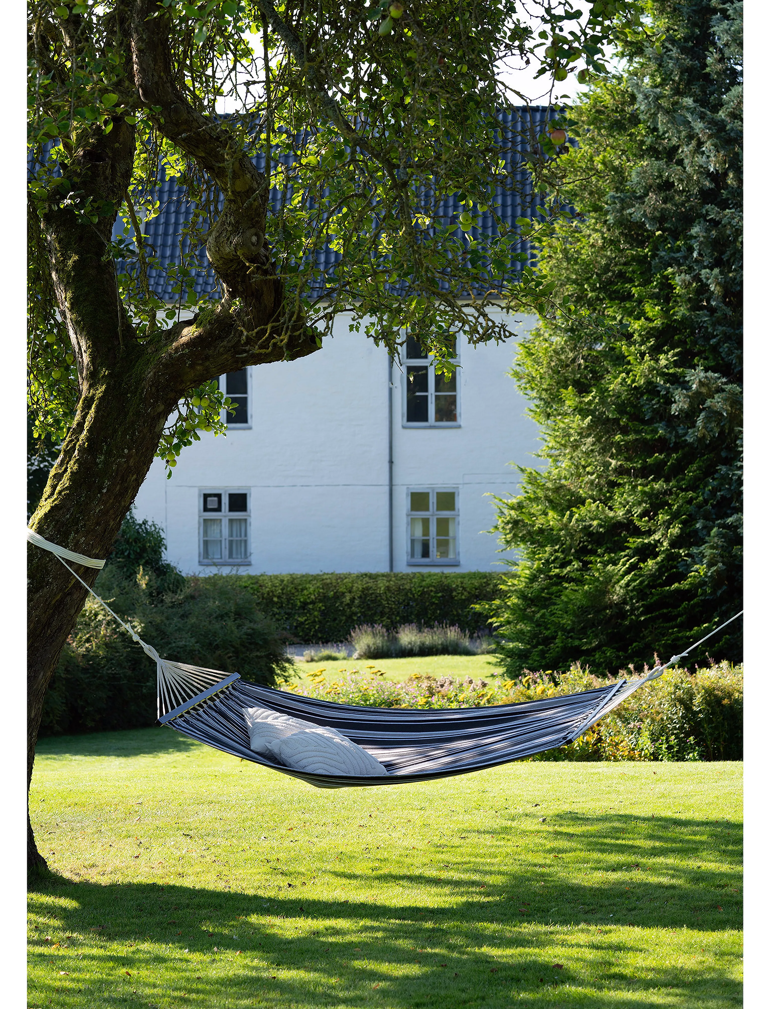 House Nordic Teni - Hammock, Polyester/Cotton, Larch, Black/Grey/White, X120X200 cm, Grey, Outdoor Environment > Outdoor Seating, Unisex