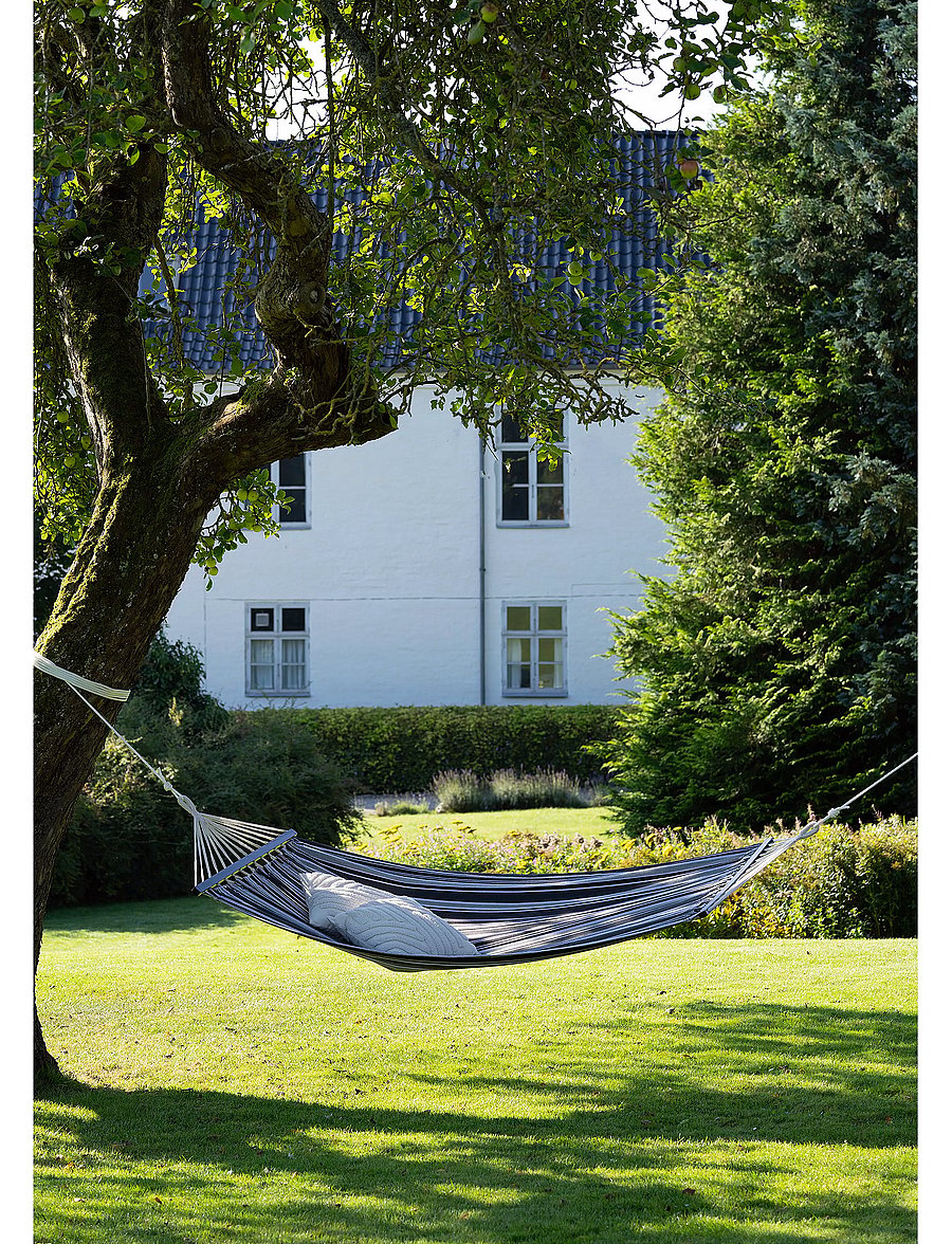 House Nordic - Teni - Hammock, polyester/cotton, larch, black/grey/white - meubles - grey / black - 0