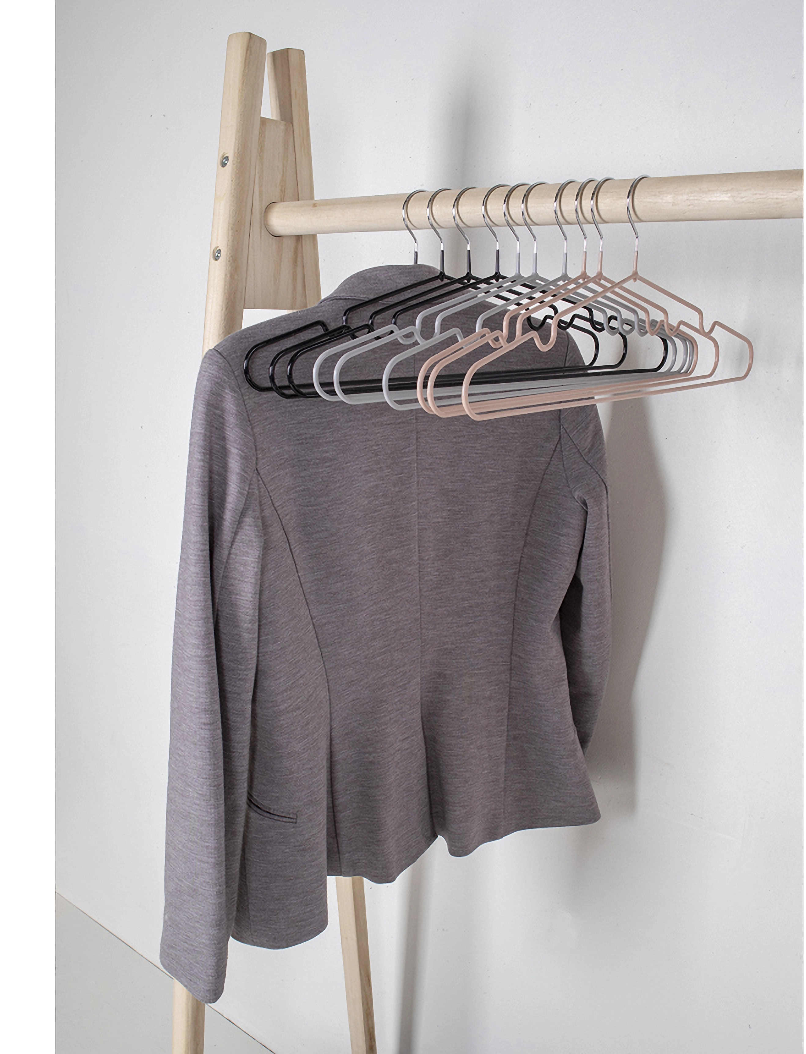 House Nordic Hilda Metal Hangers With Rose Coating, Set Of 10, One Size, Storage, Rosa - Hangers, Homeware